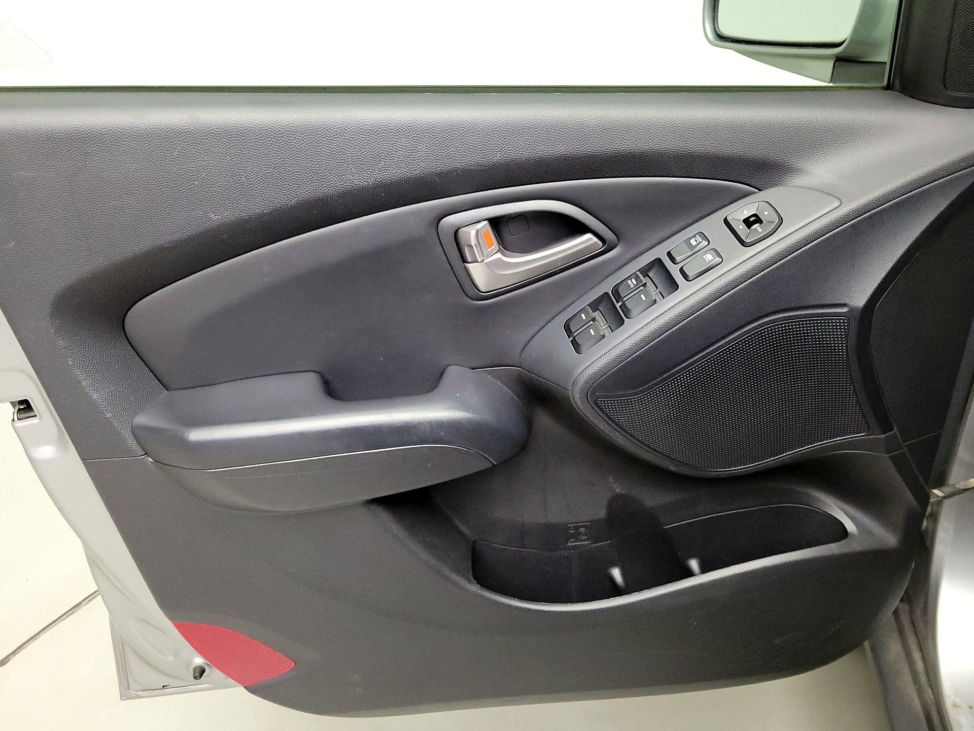 Thumbnail: 2013 Hyundai Tucson - 12