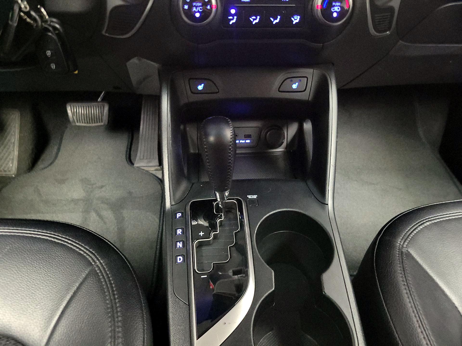 Thumbnail: 2013 Hyundai Tucson - 16