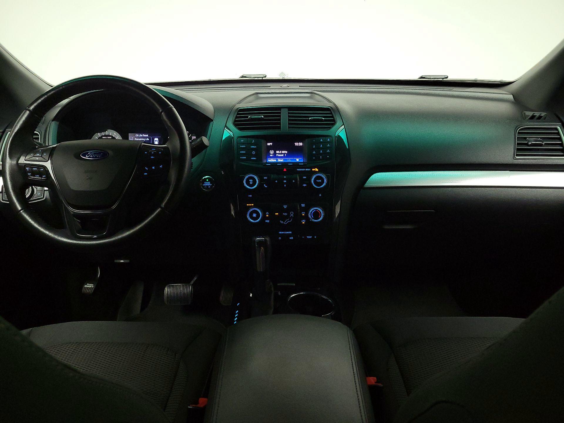 Thumbnail: 2017 Ford Explorer - 9