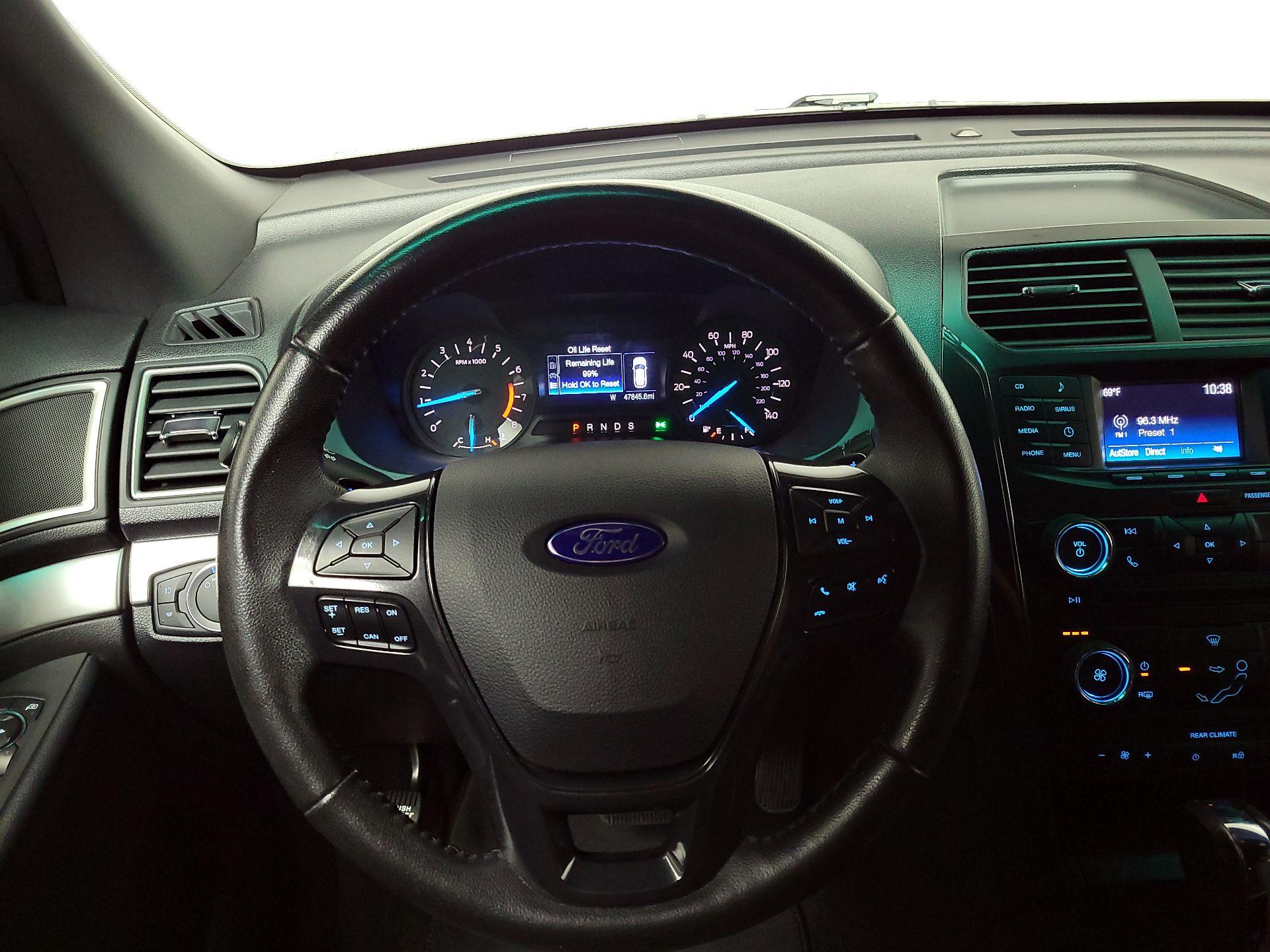 Thumbnail: 2017 Ford Explorer - 10