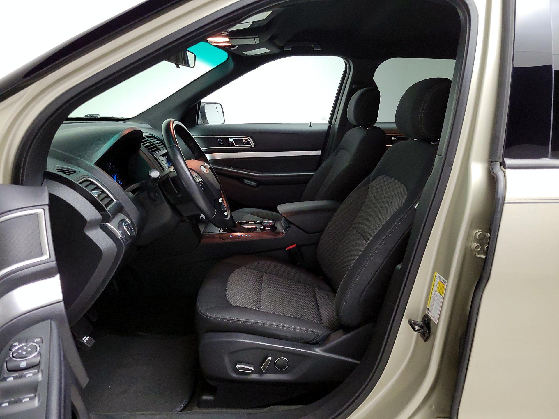 Thumbnail: 2017 Ford Explorer - 11
