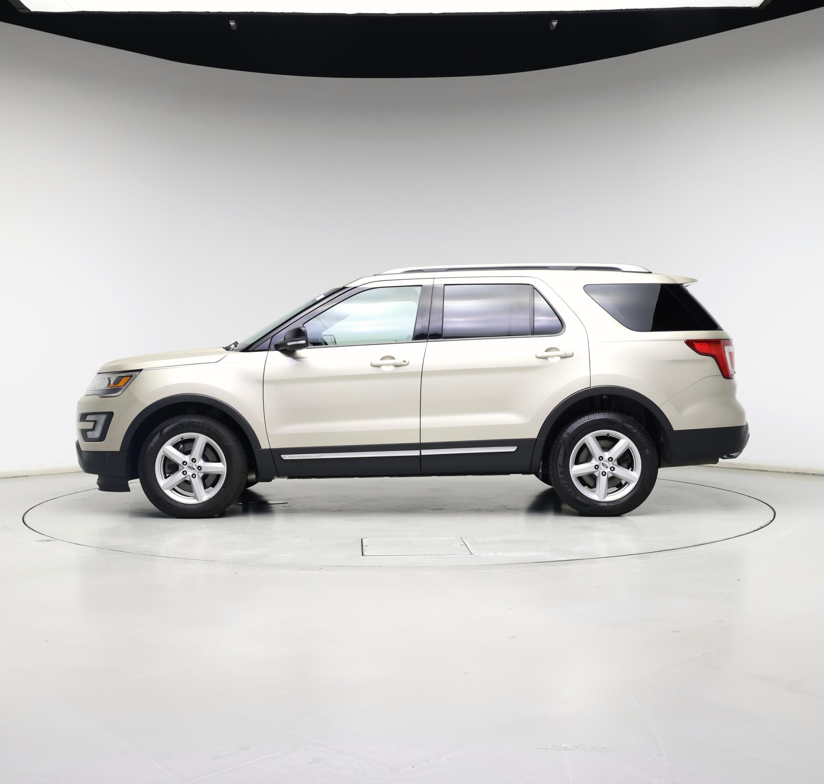 Thumbnail: 2017 Ford Explorer - 3