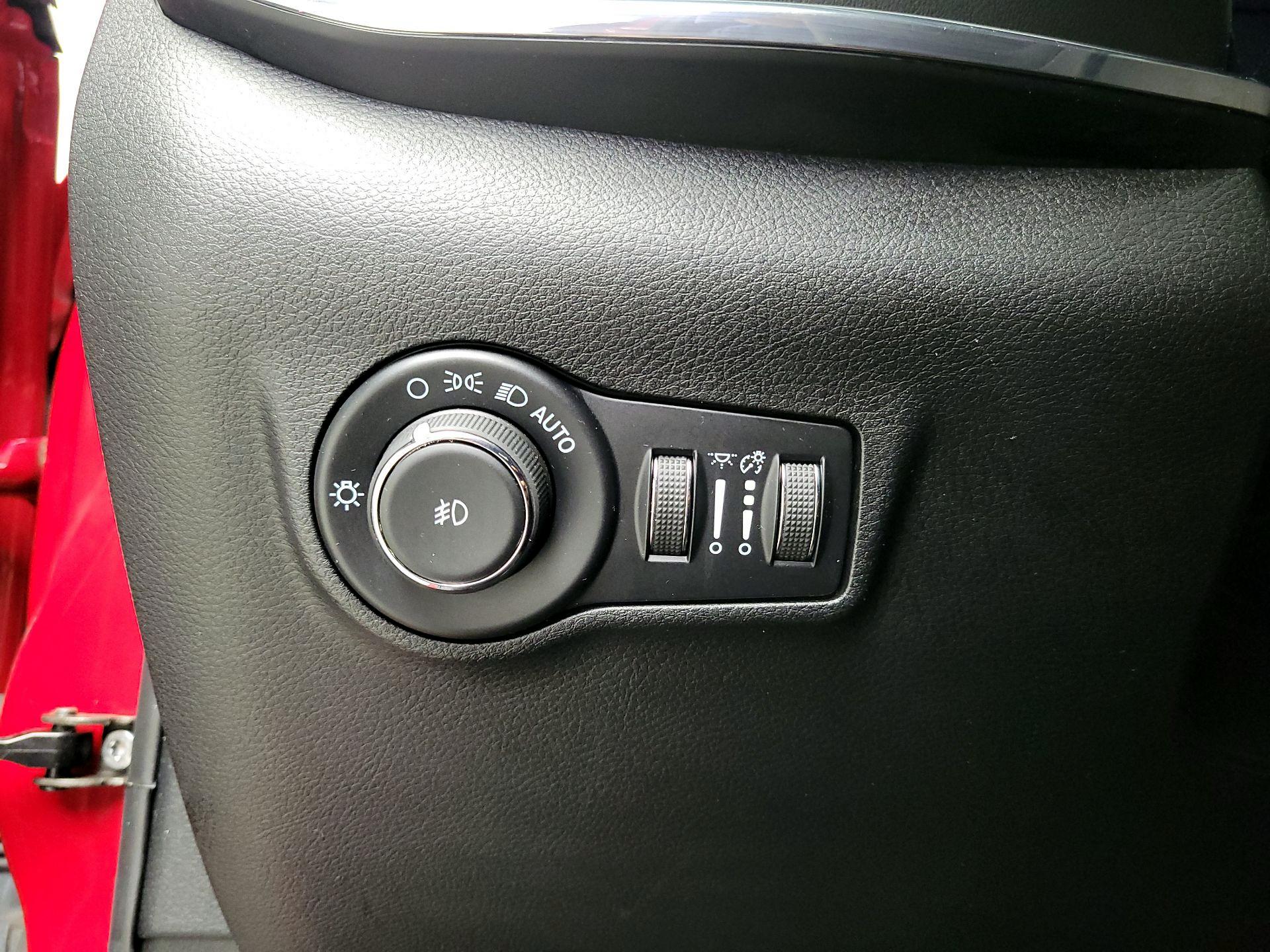 Thumbnail: 2022 Jeep Compass - 13