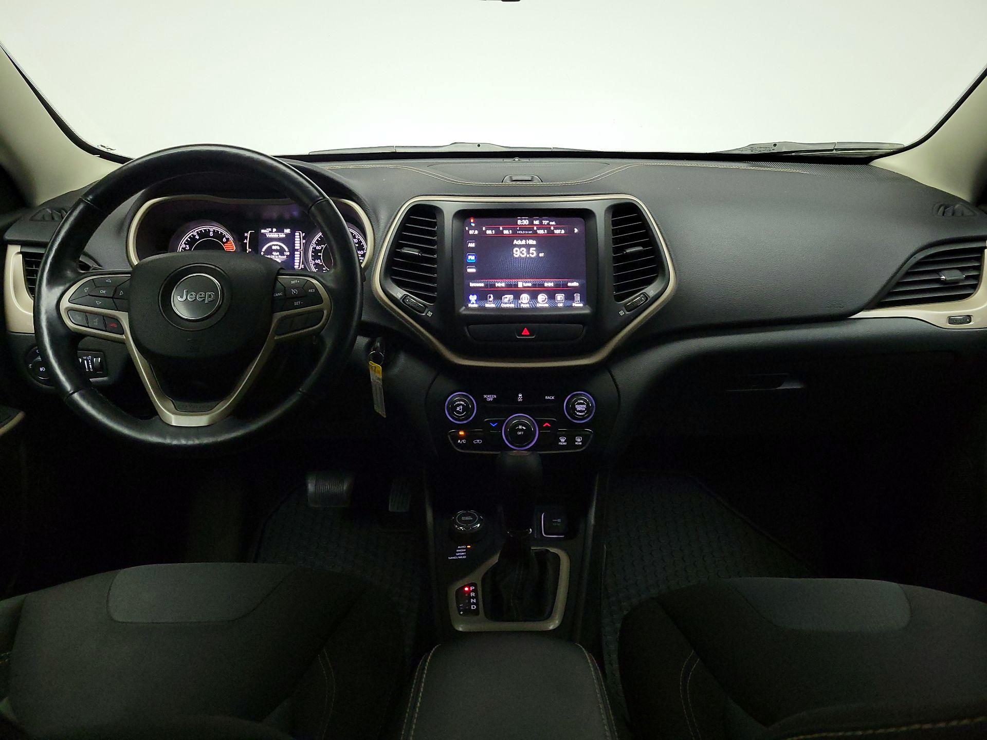 Thumbnail: 2017 Jeep Cherokee - 9