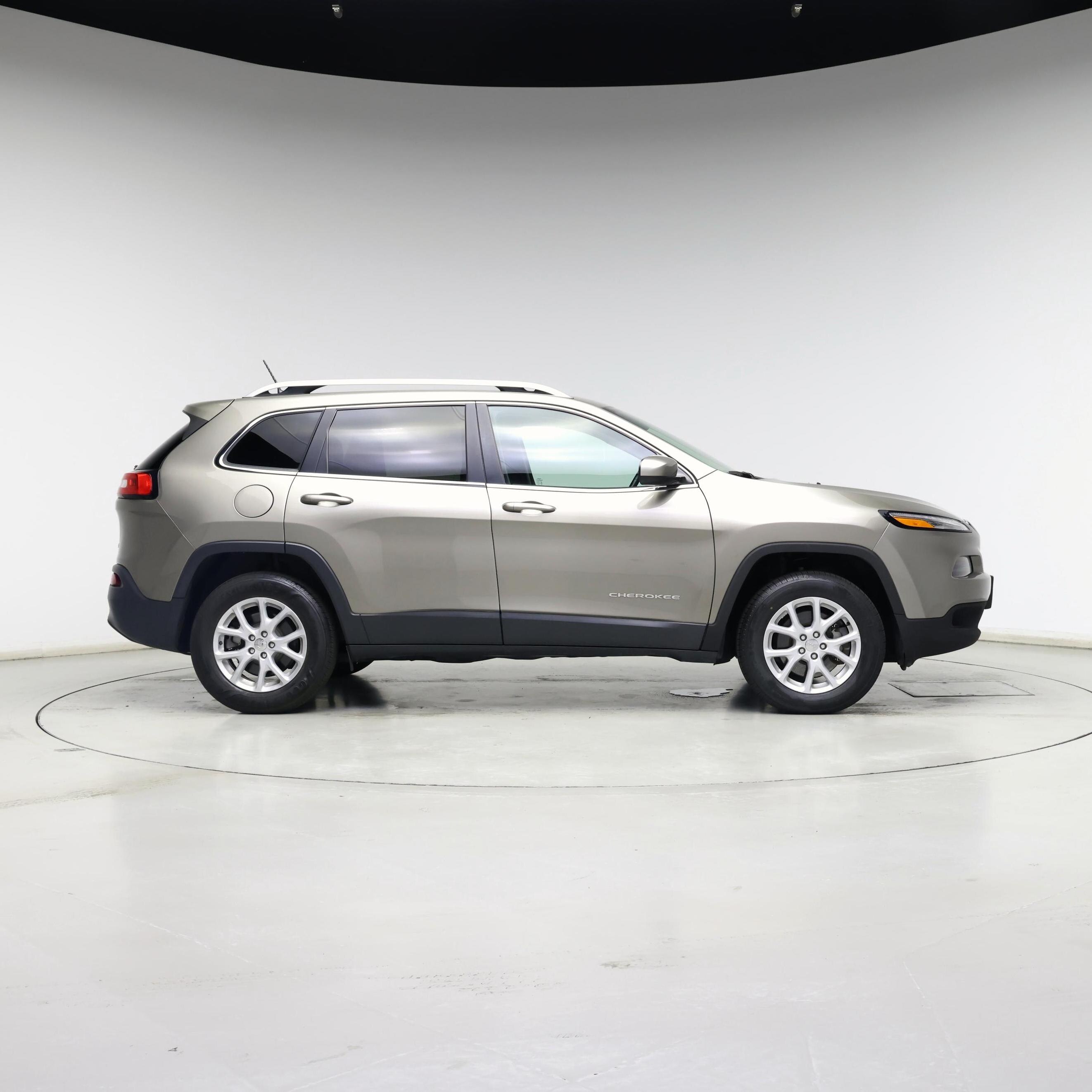 Thumbnail: 2017 Jeep Cherokee - 7