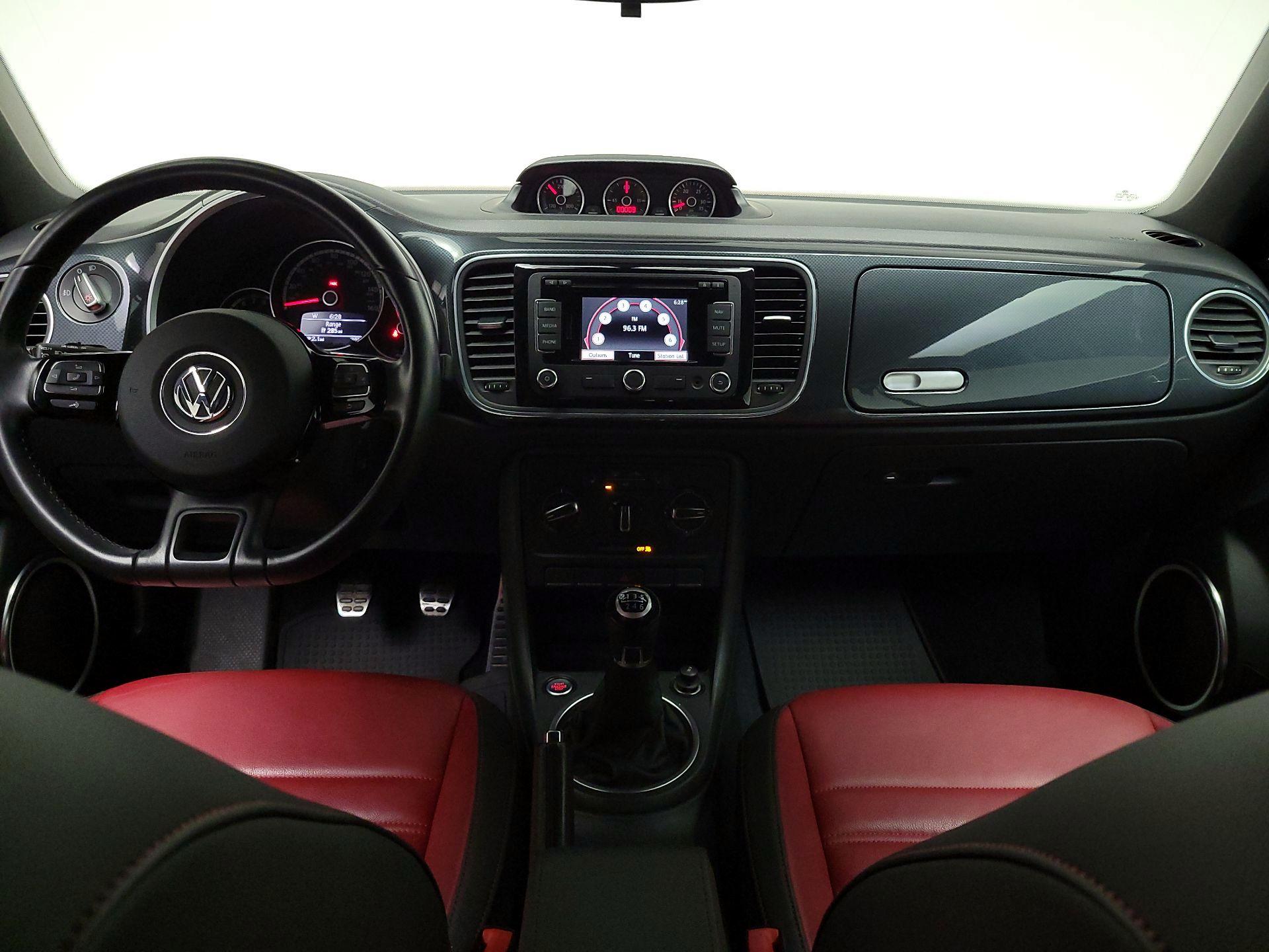 Thumbnail: 2013 Volkswagen Beetle - 9