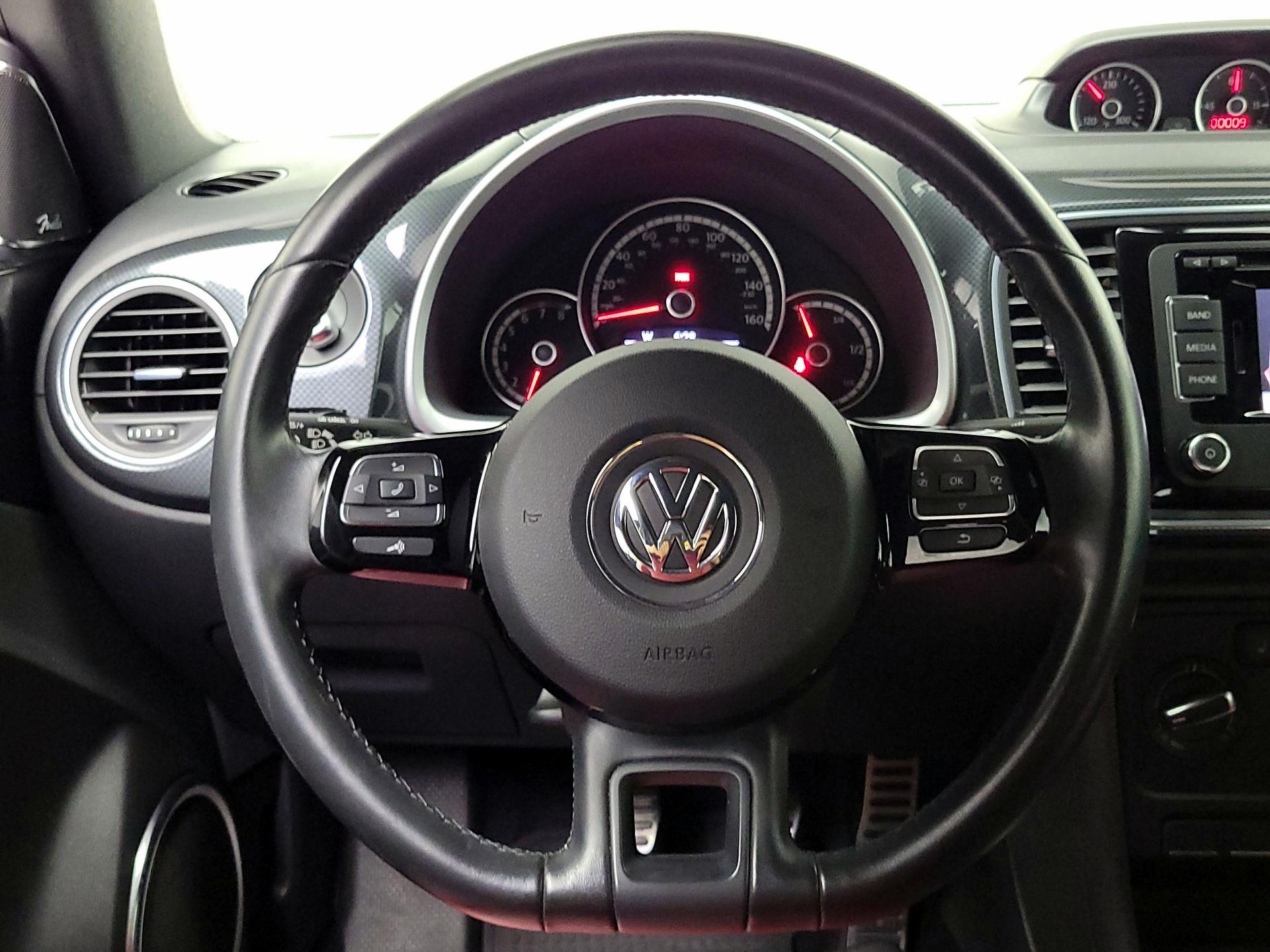 Thumbnail: 2013 Volkswagen Beetle - 10