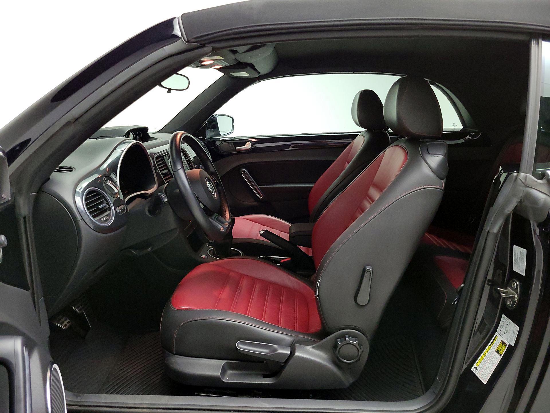 Thumbnail: 2013 Volkswagen Beetle - 11