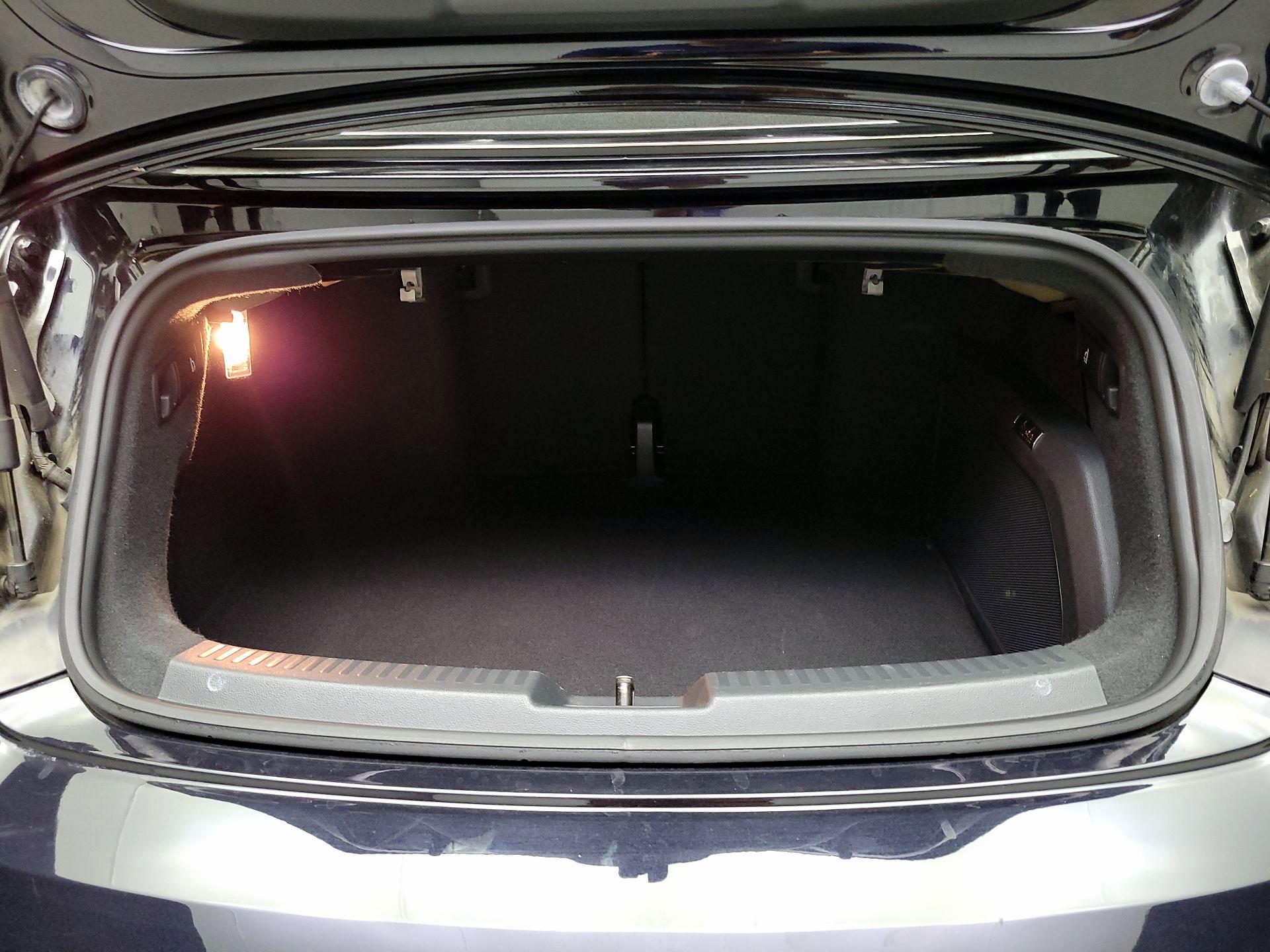 Thumbnail: 2013 Volkswagen Beetle - 19