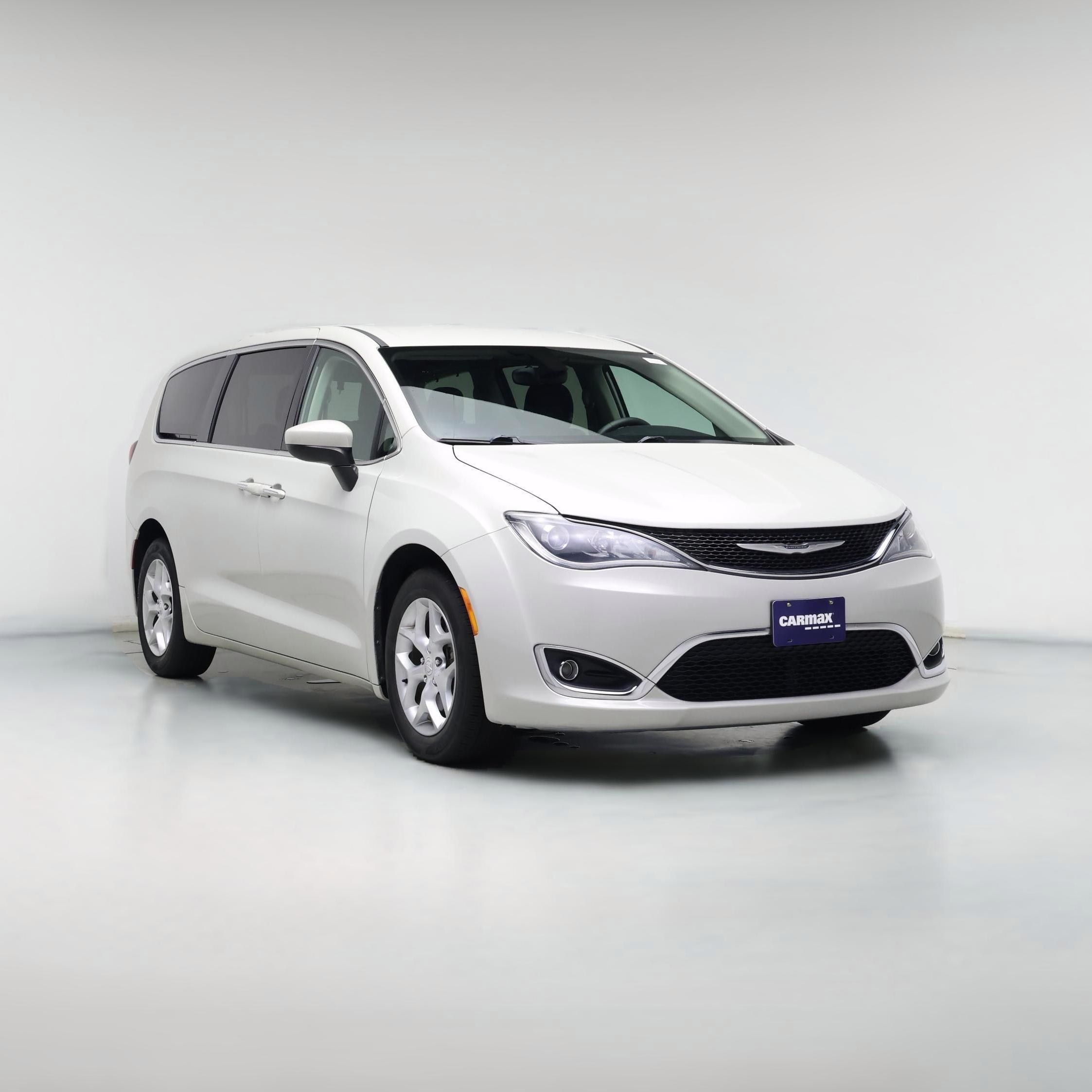 Thumbnail: 2017 Chrysler Pacifica - 1