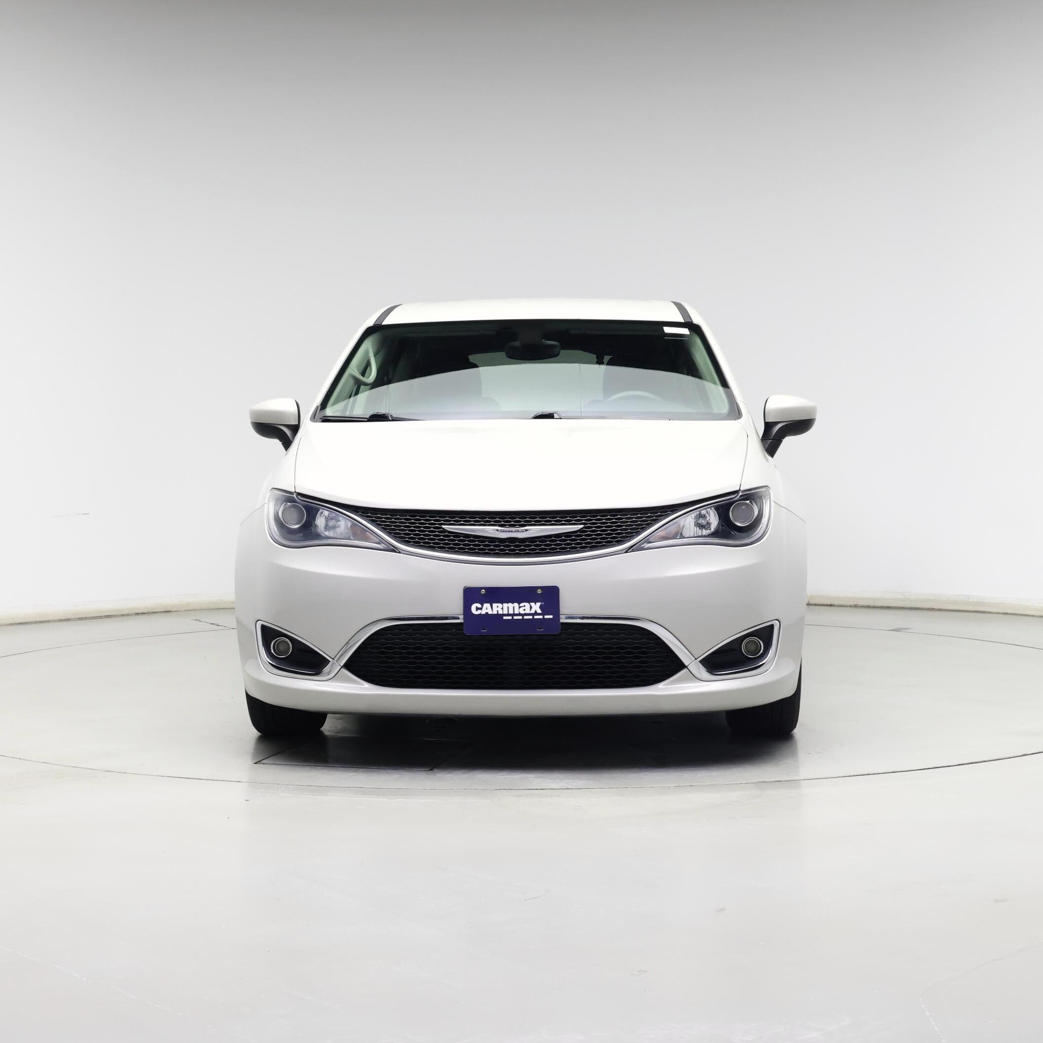 Thumbnail: 2017 Chrysler Pacifica - 5