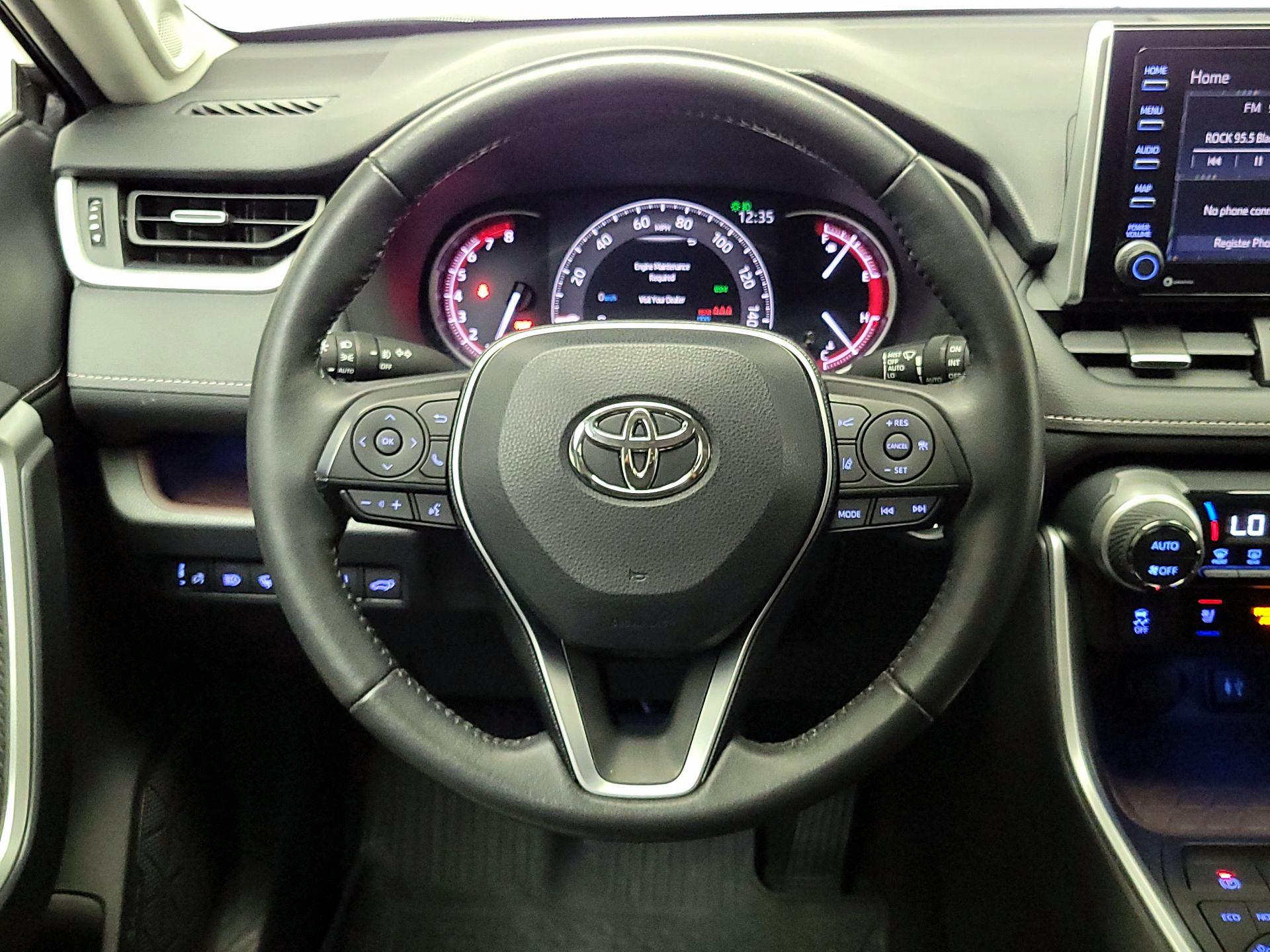 Thumbnail: 2019 Toyota RAV4 - 10