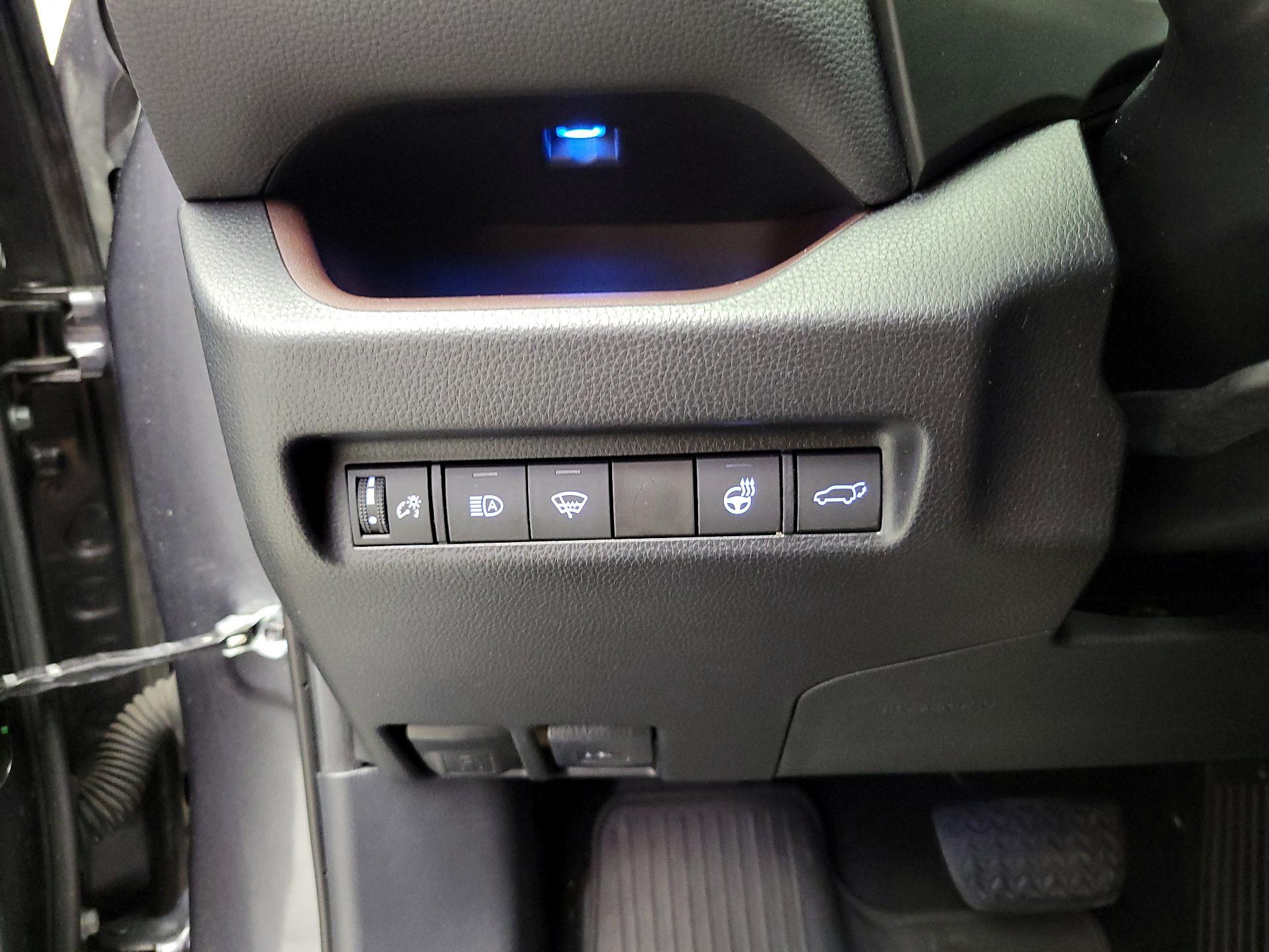 Thumbnail: 2019 Toyota RAV4 - 13