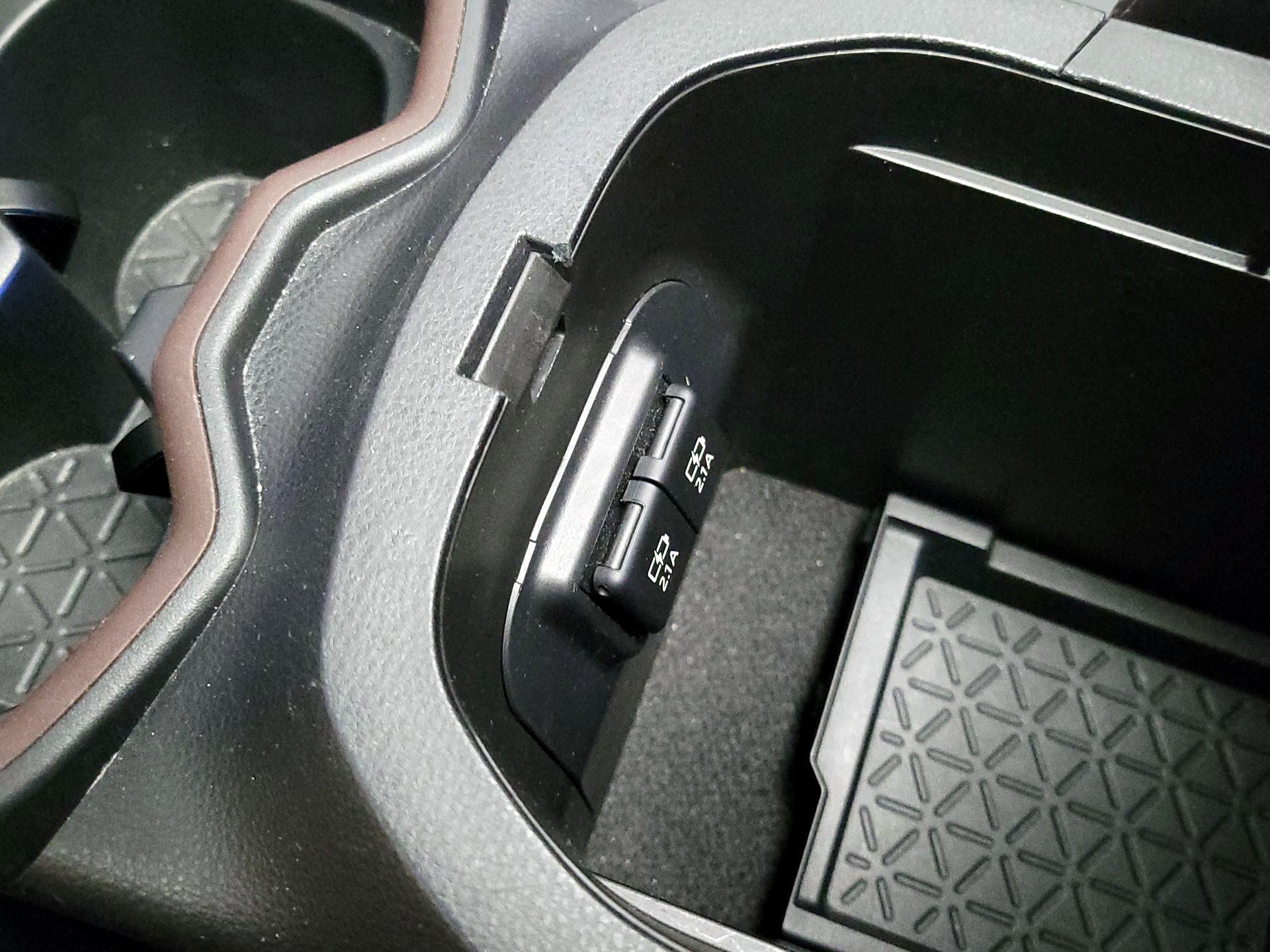 Thumbnail: 2019 Toyota RAV4 - 19