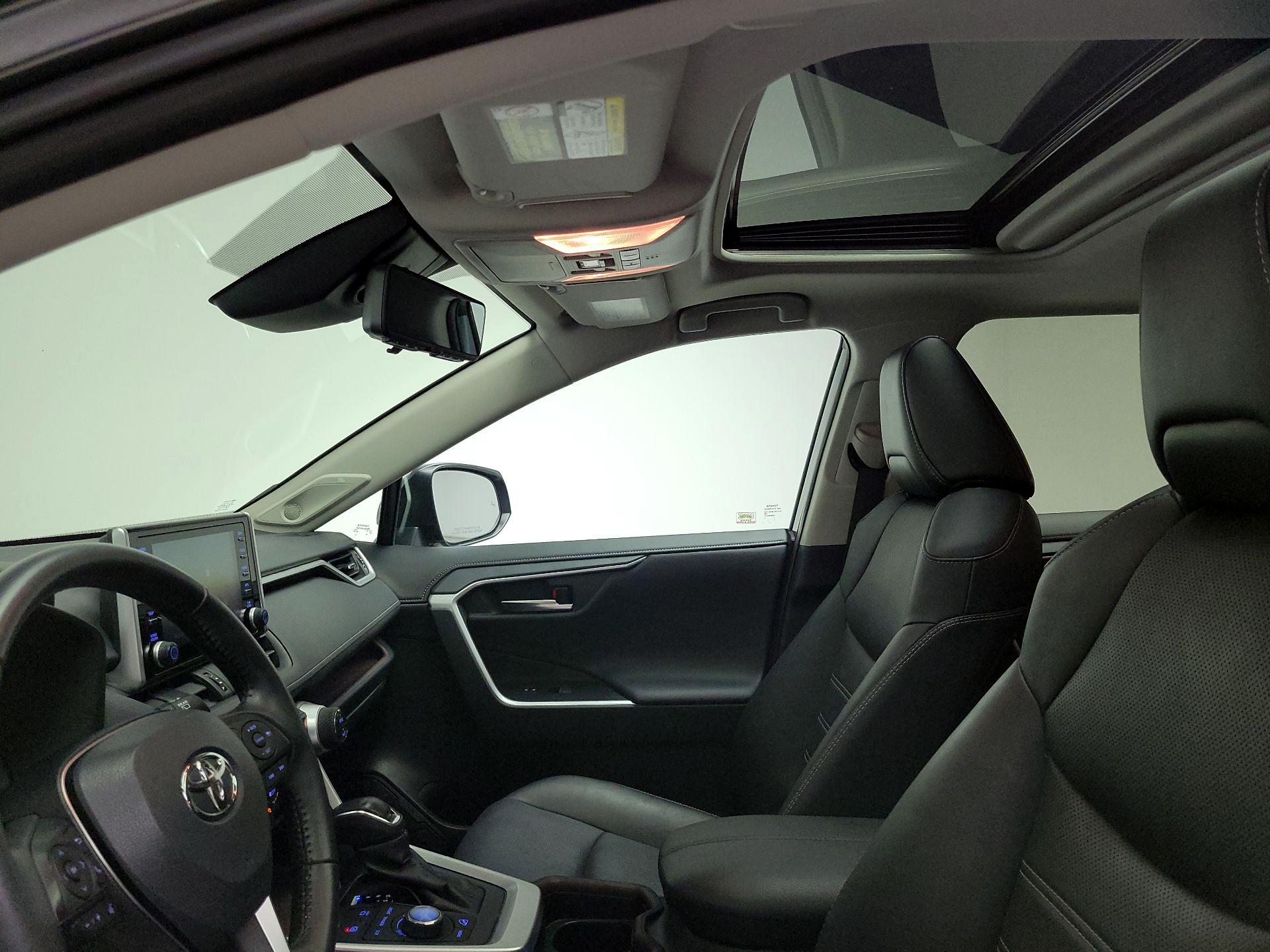 Thumbnail: 2019 Toyota RAV4 - 20