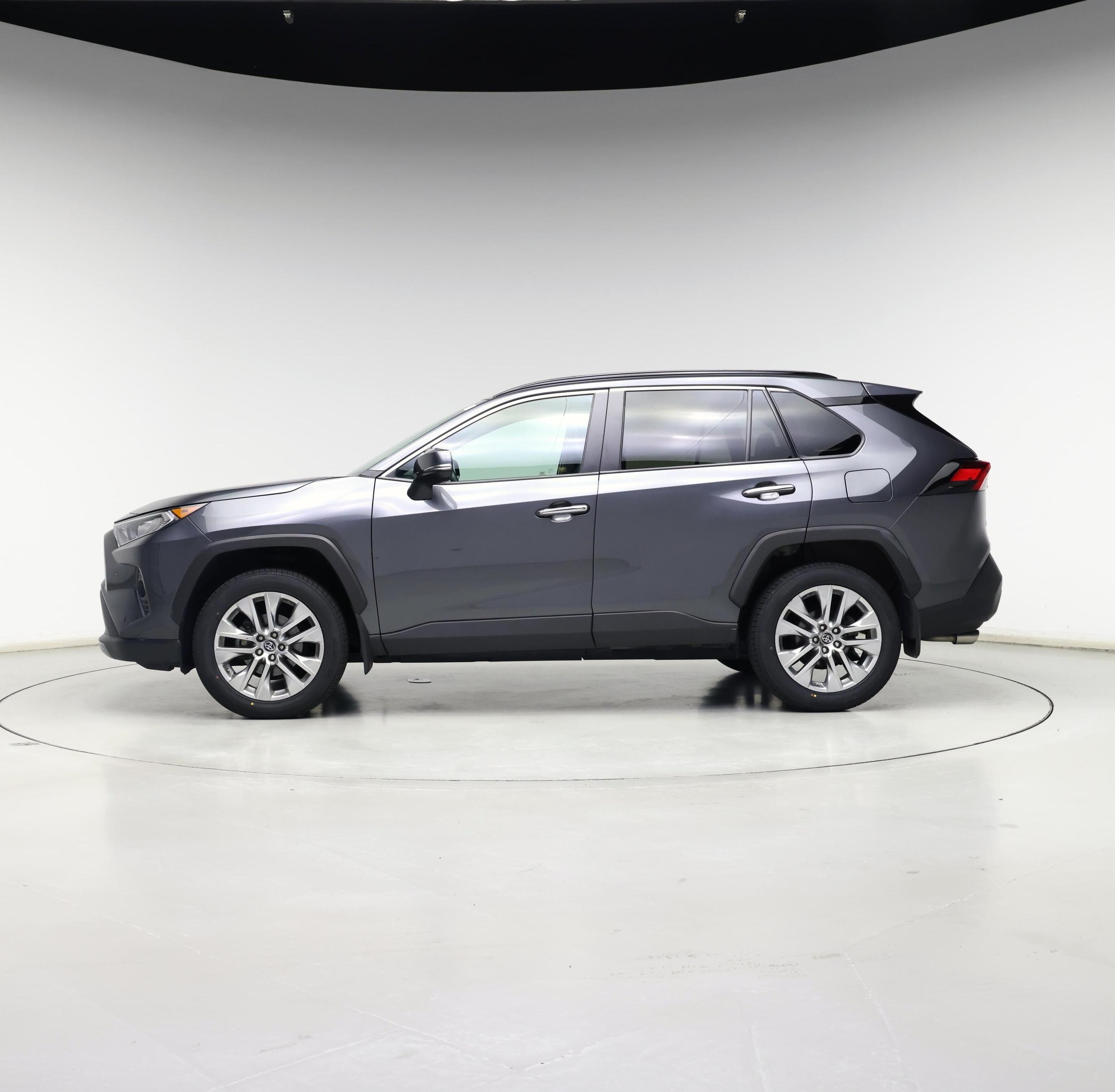 Thumbnail: 2019 Toyota RAV4 - 3