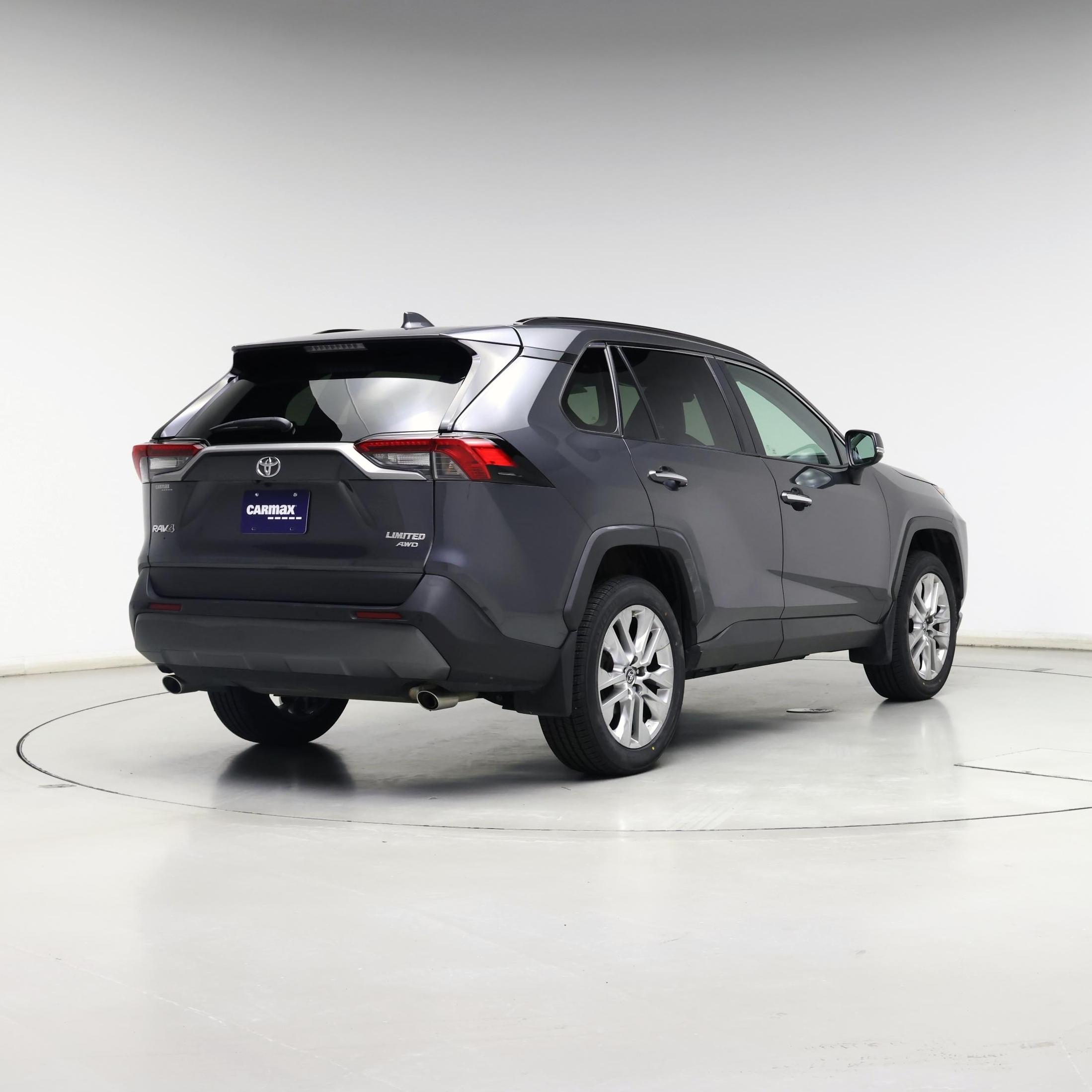 Thumbnail: 2019 Toyota RAV4 - 8