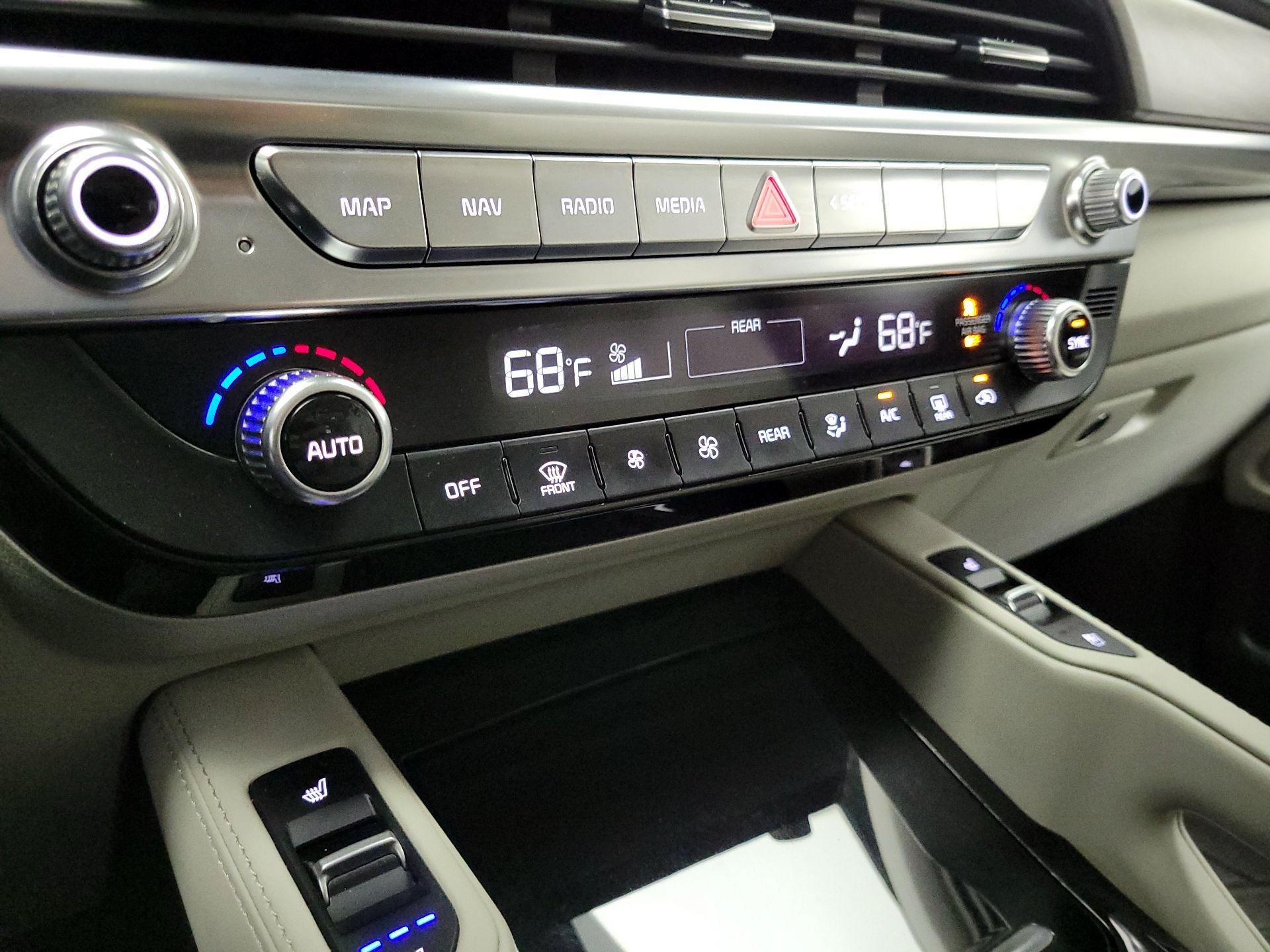 Thumbnail: 2020 Kia Telluride - 17