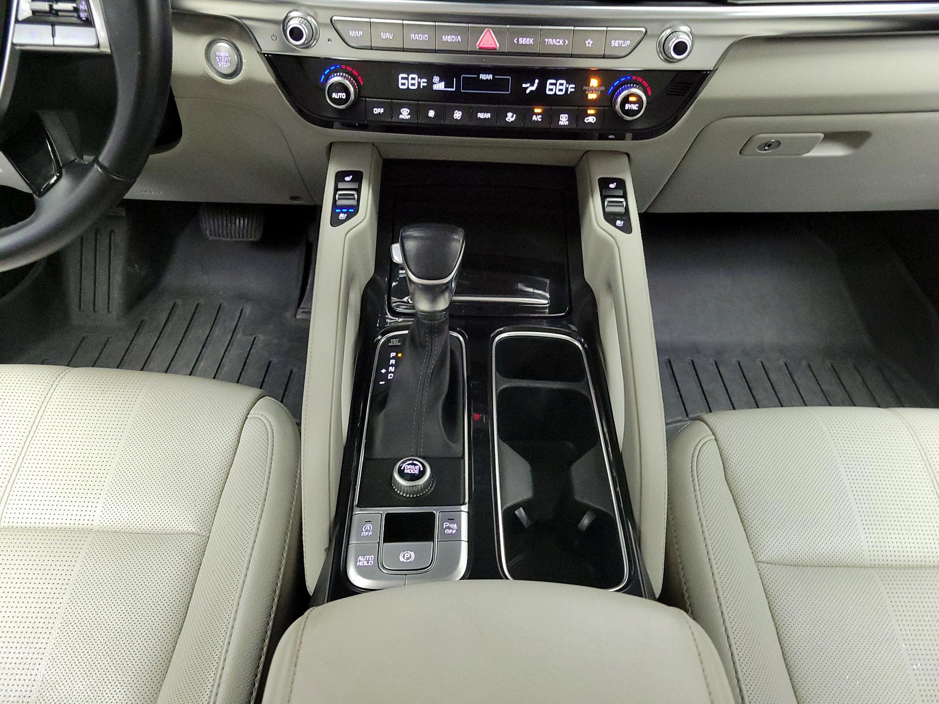 Thumbnail: 2020 Kia Telluride - 18