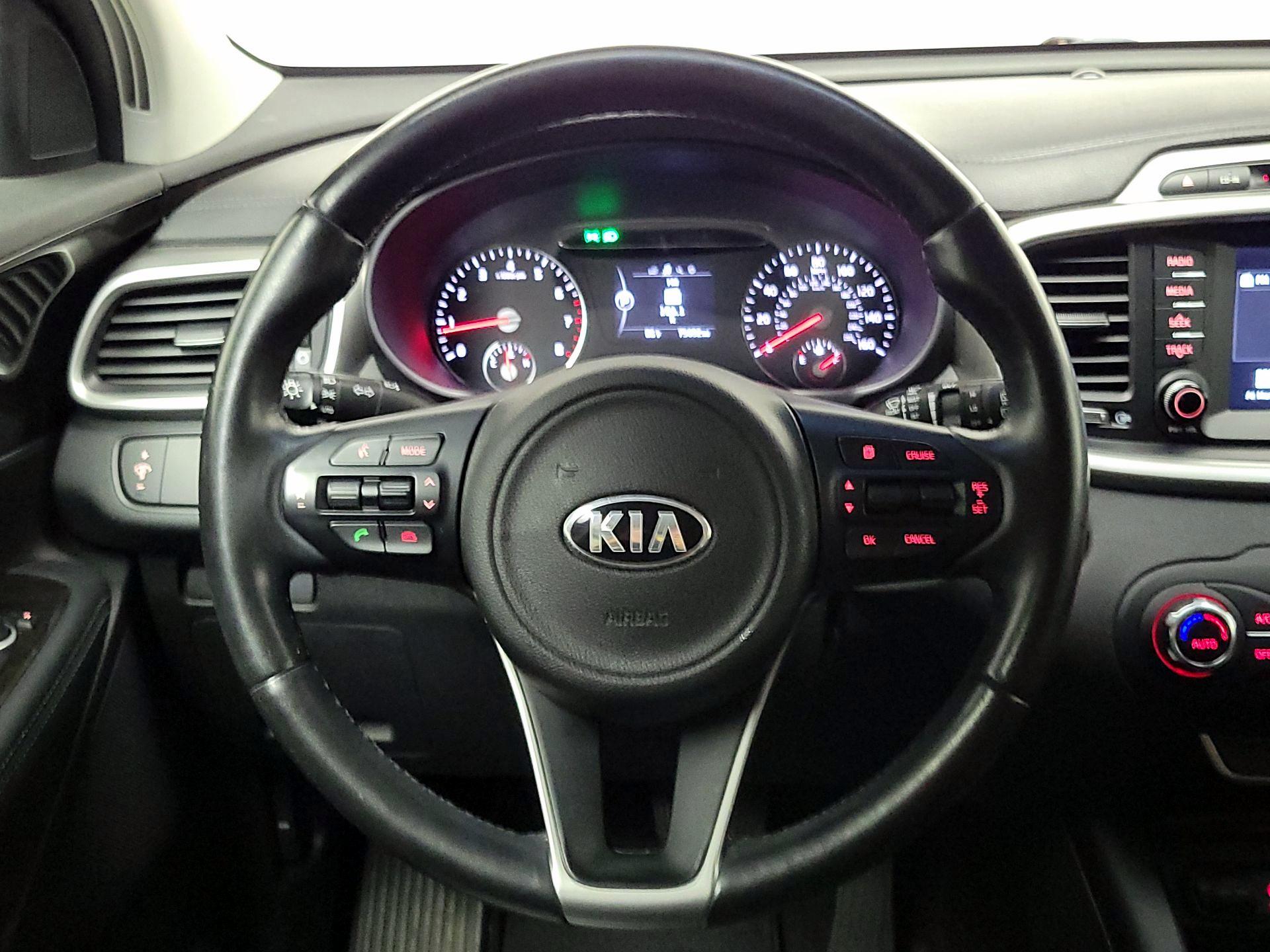 Thumbnail: 2017 Kia Sorento - 10