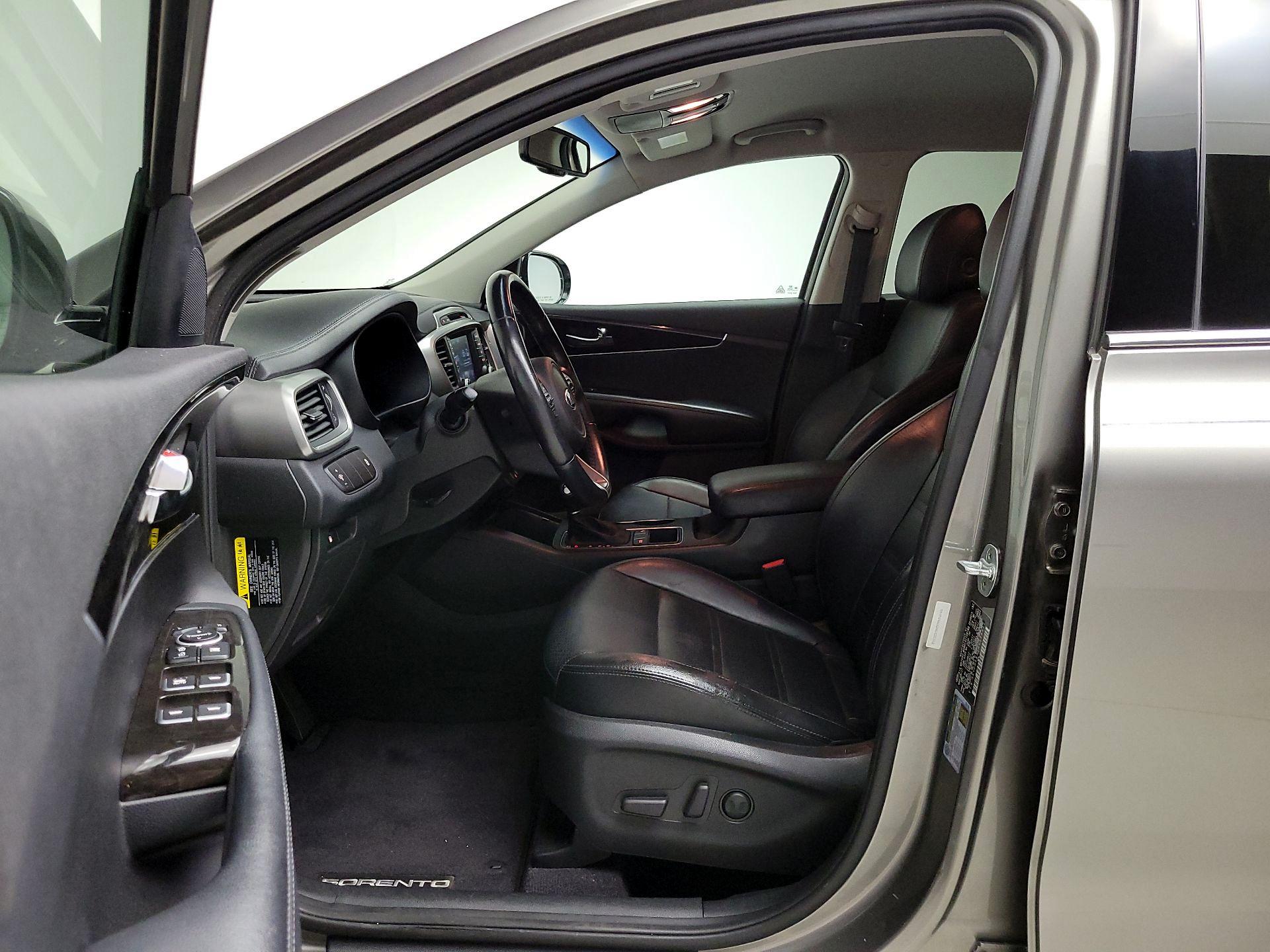 Thumbnail: 2017 Kia Sorento - 11