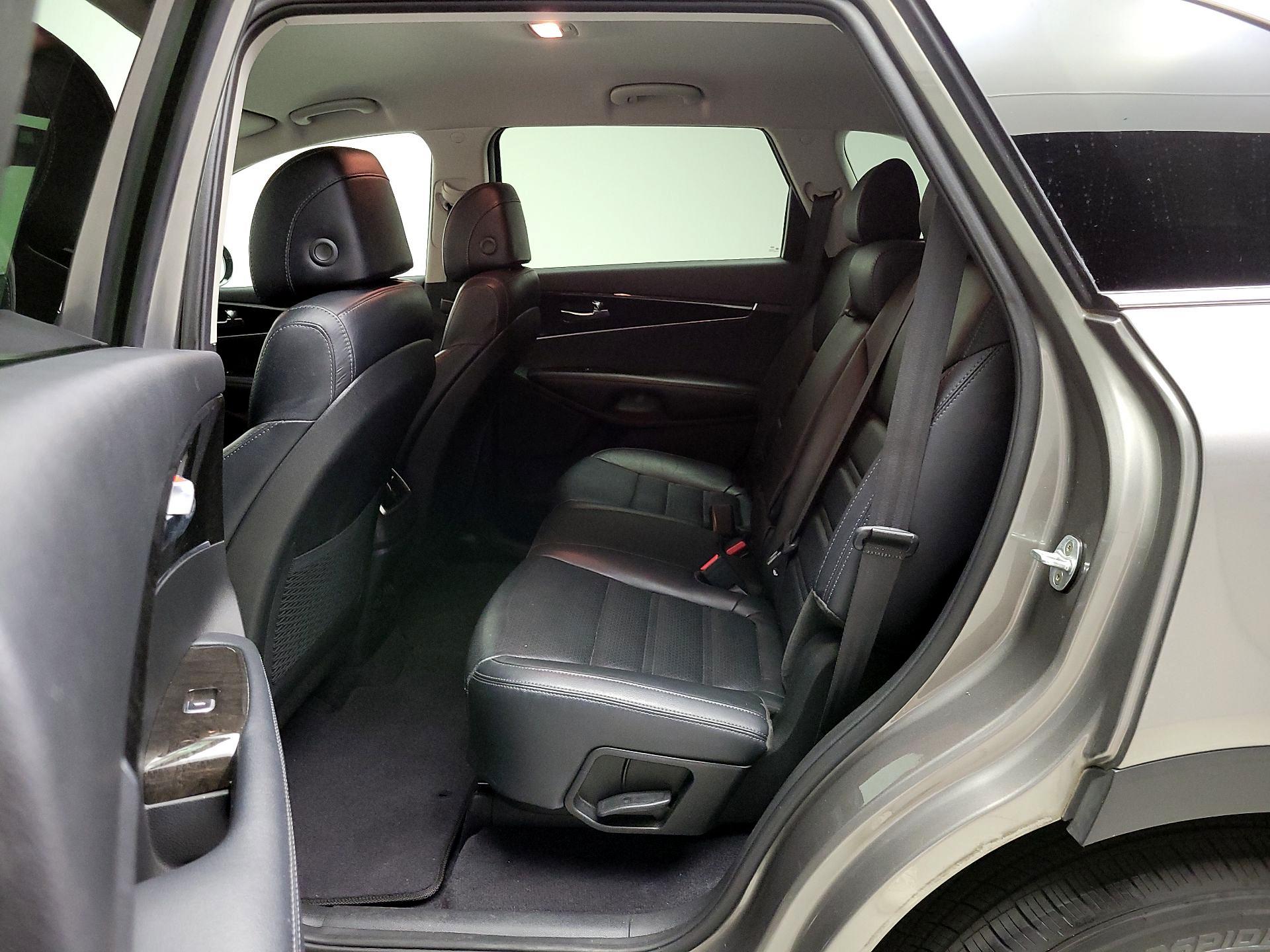 Thumbnail: 2017 Kia Sorento - 19