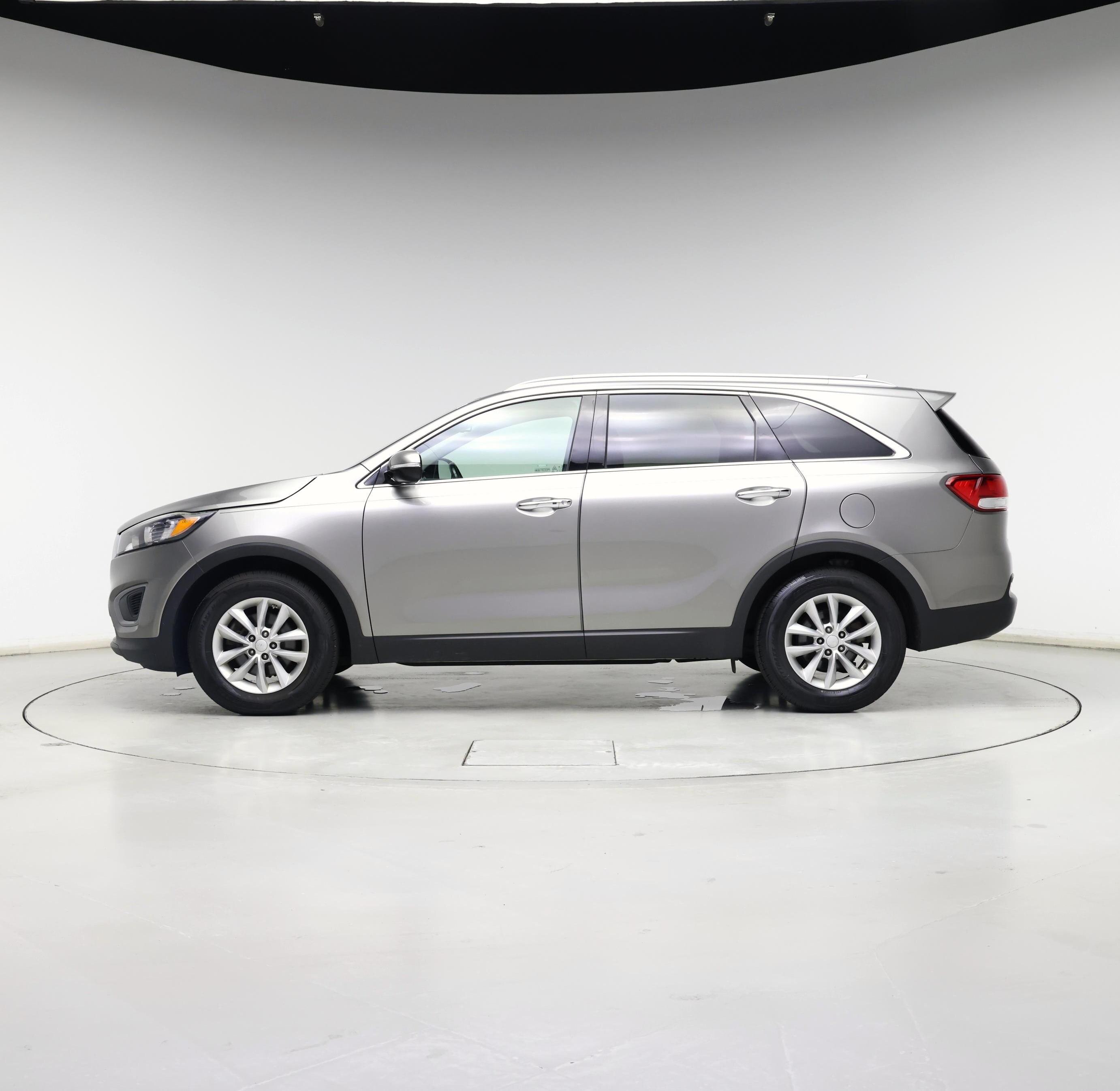 Thumbnail: 2017 Kia Sorento - 3