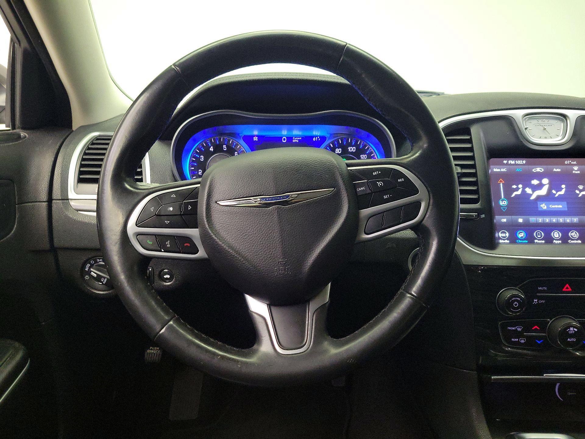 Thumbnail: 2021 Chrysler 300 - 10