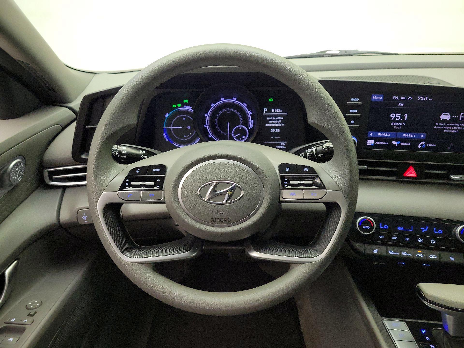 Thumbnail: 2023 Hyundai Elantra - 10