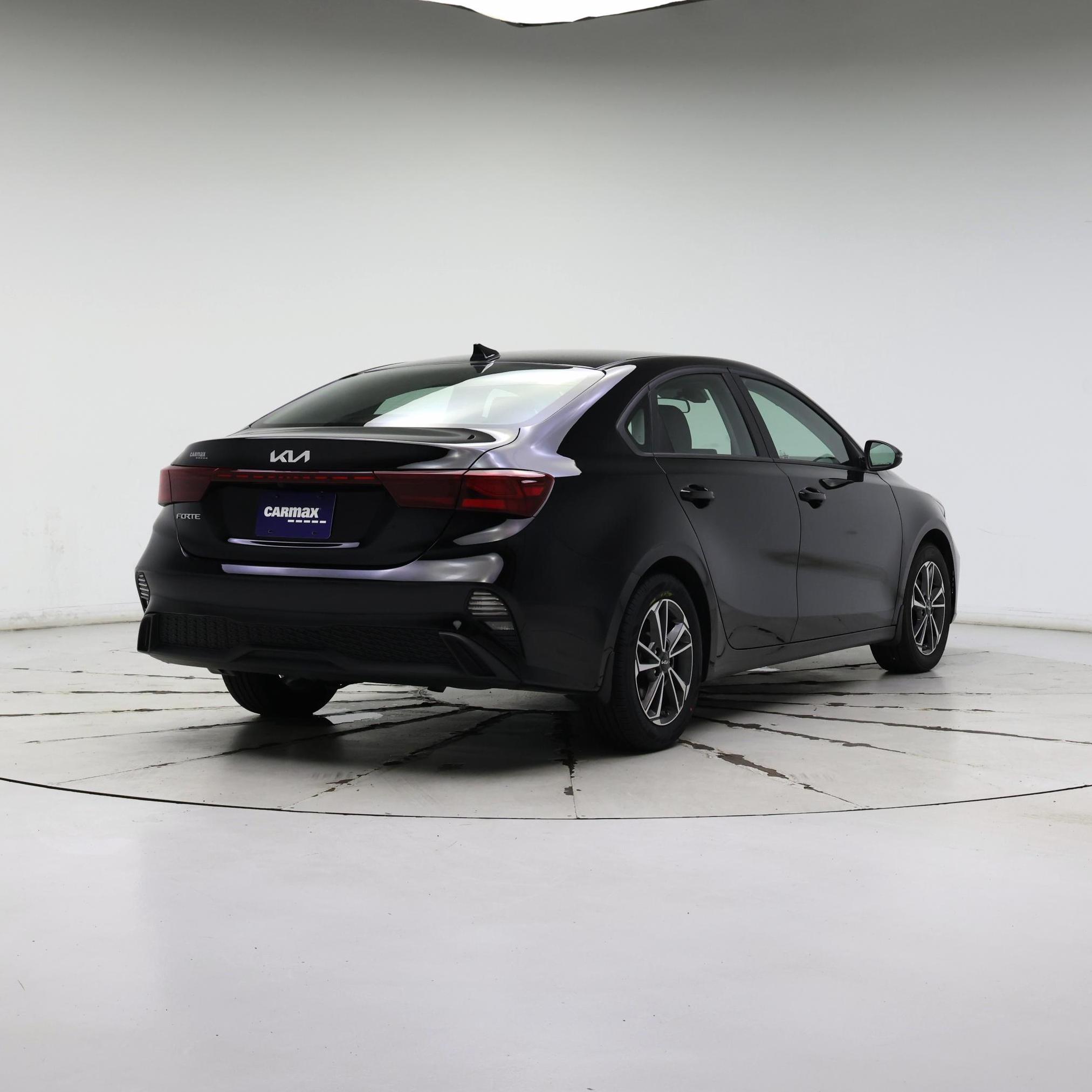 Thumbnail: 2022 Kia Forte - 8