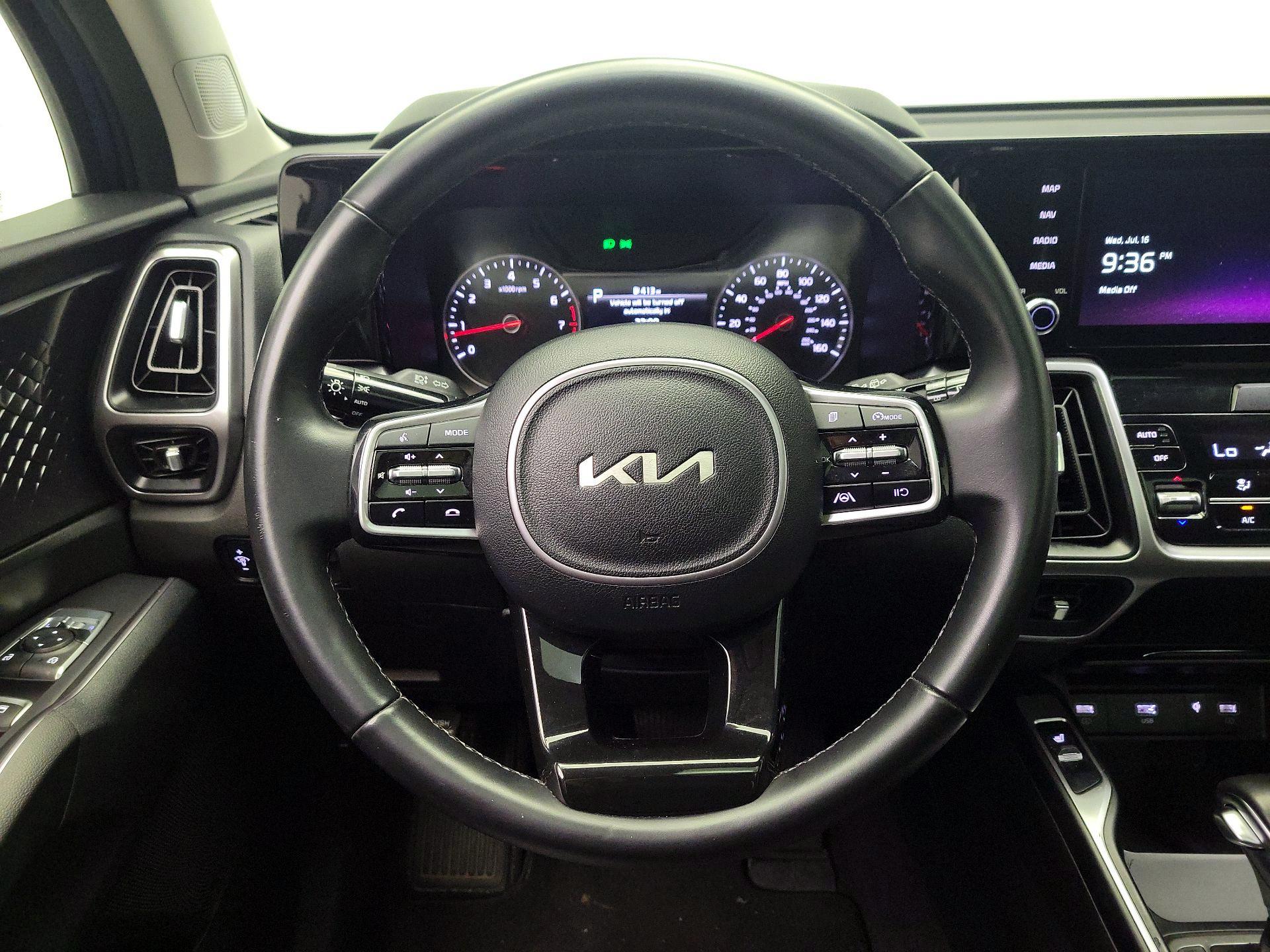 Thumbnail: 2023 Kia Sorento - 10