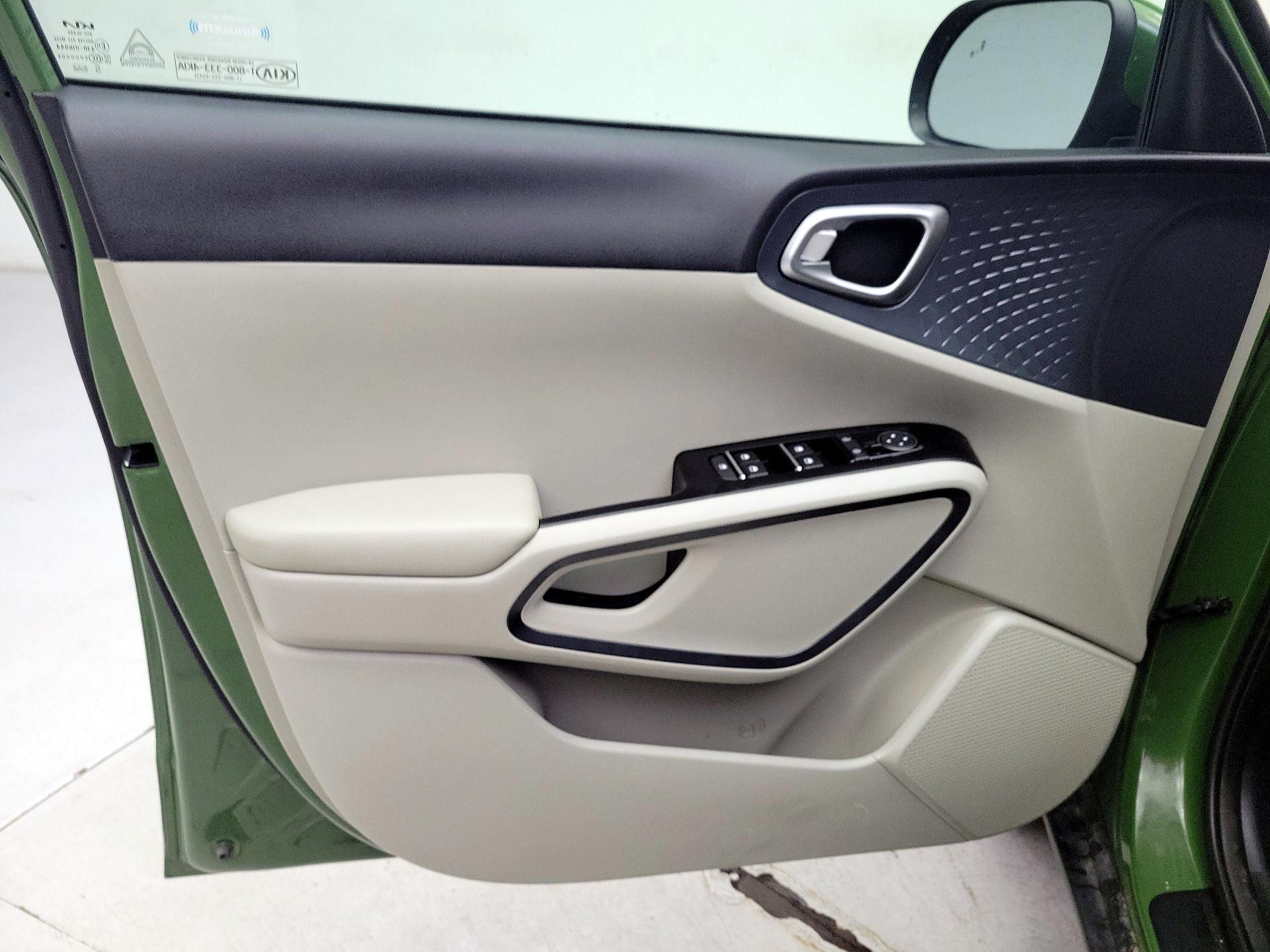 Thumbnail: 2022 Kia Soul - 12
