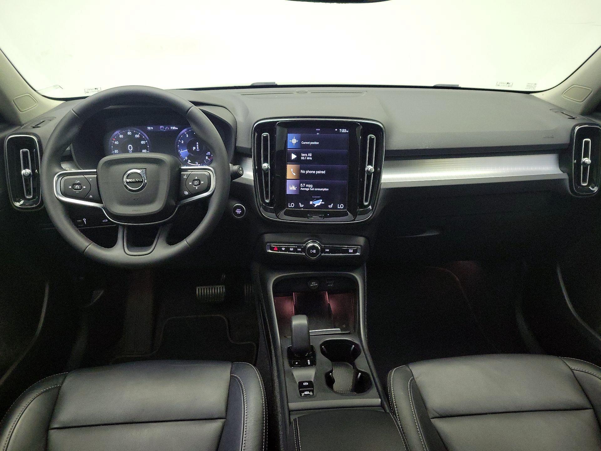 Thumbnail: 2022 Volvo XC40 - 9