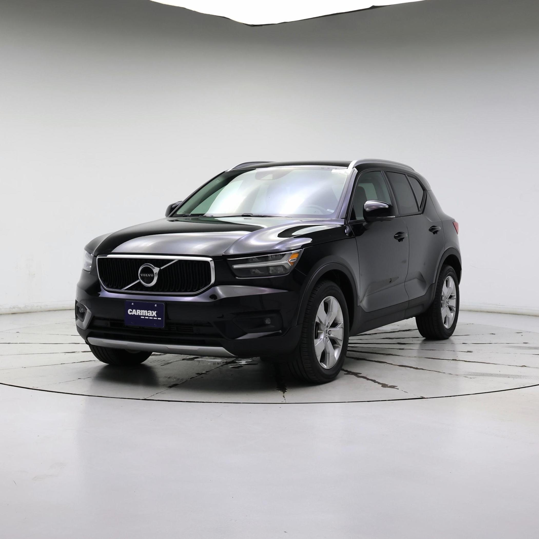 Thumbnail: 2022 Volvo XC40 - 4