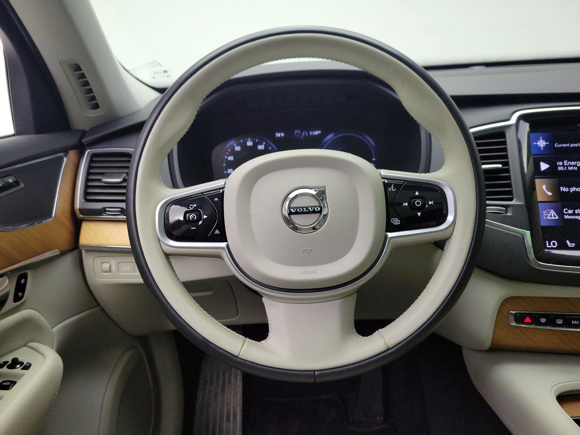 Thumbnail: 2022 Volvo XC90 - 10