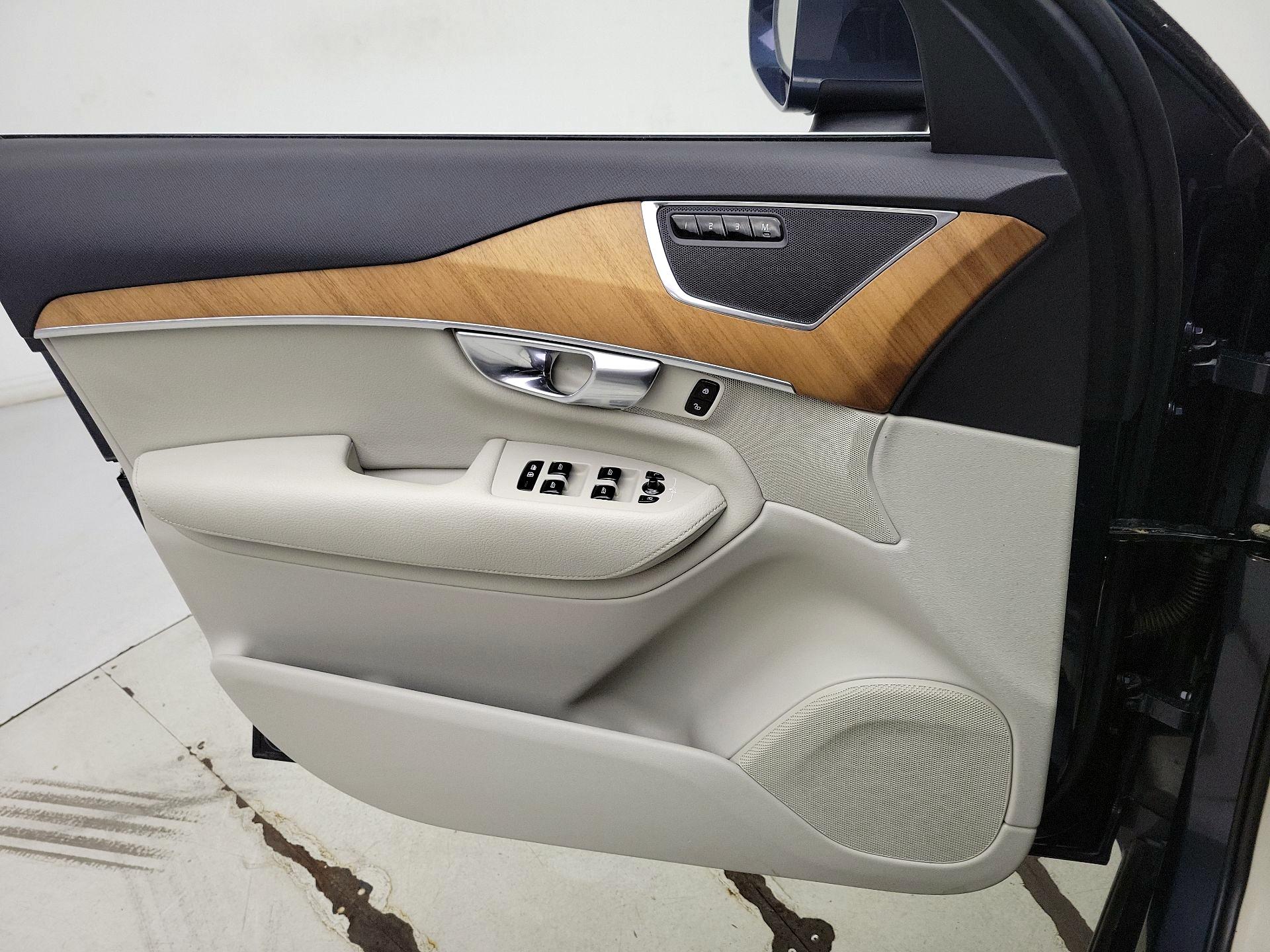 Thumbnail: 2022 Volvo XC90 - 12
