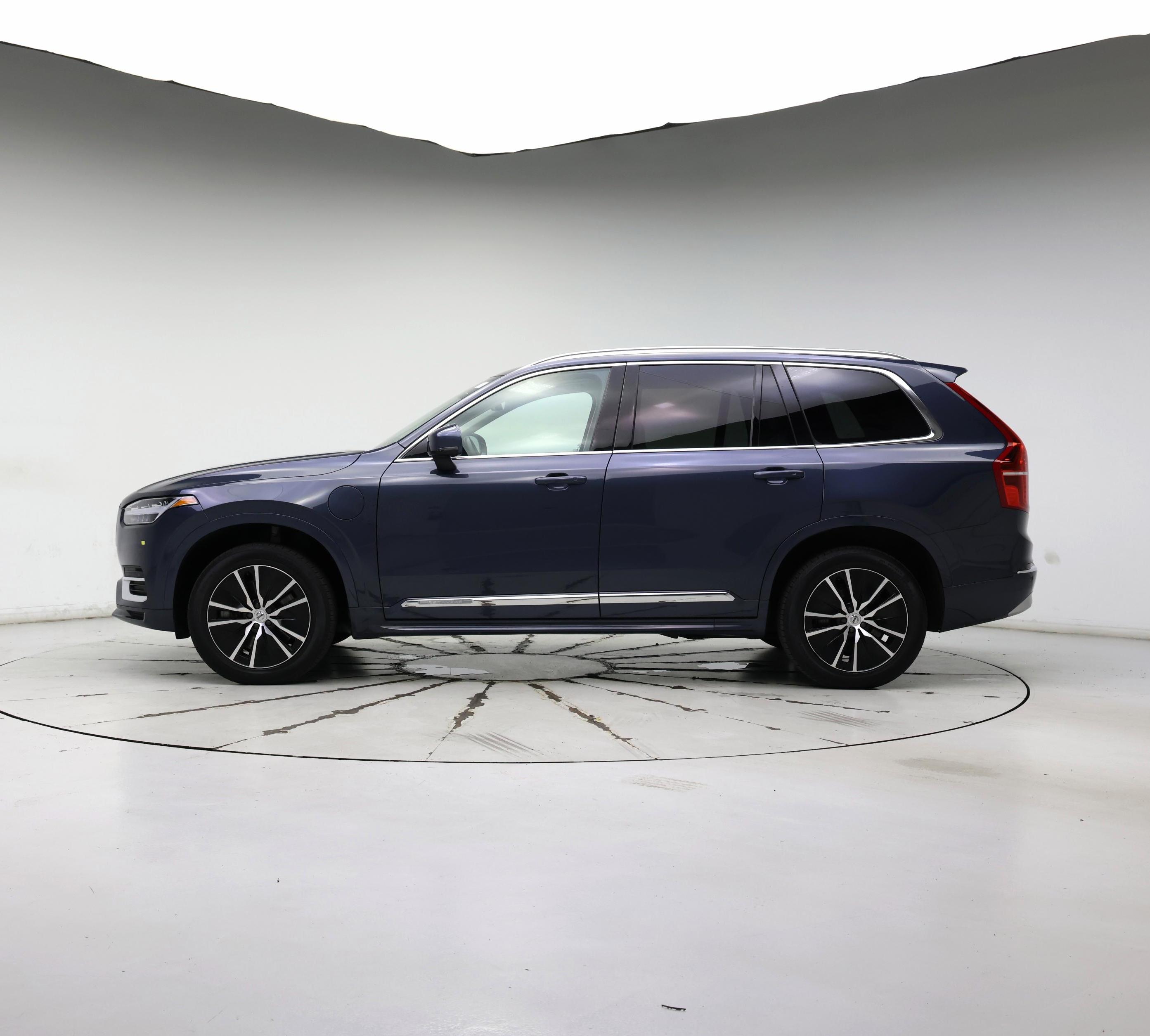 Thumbnail: 2022 Volvo XC90 - 3