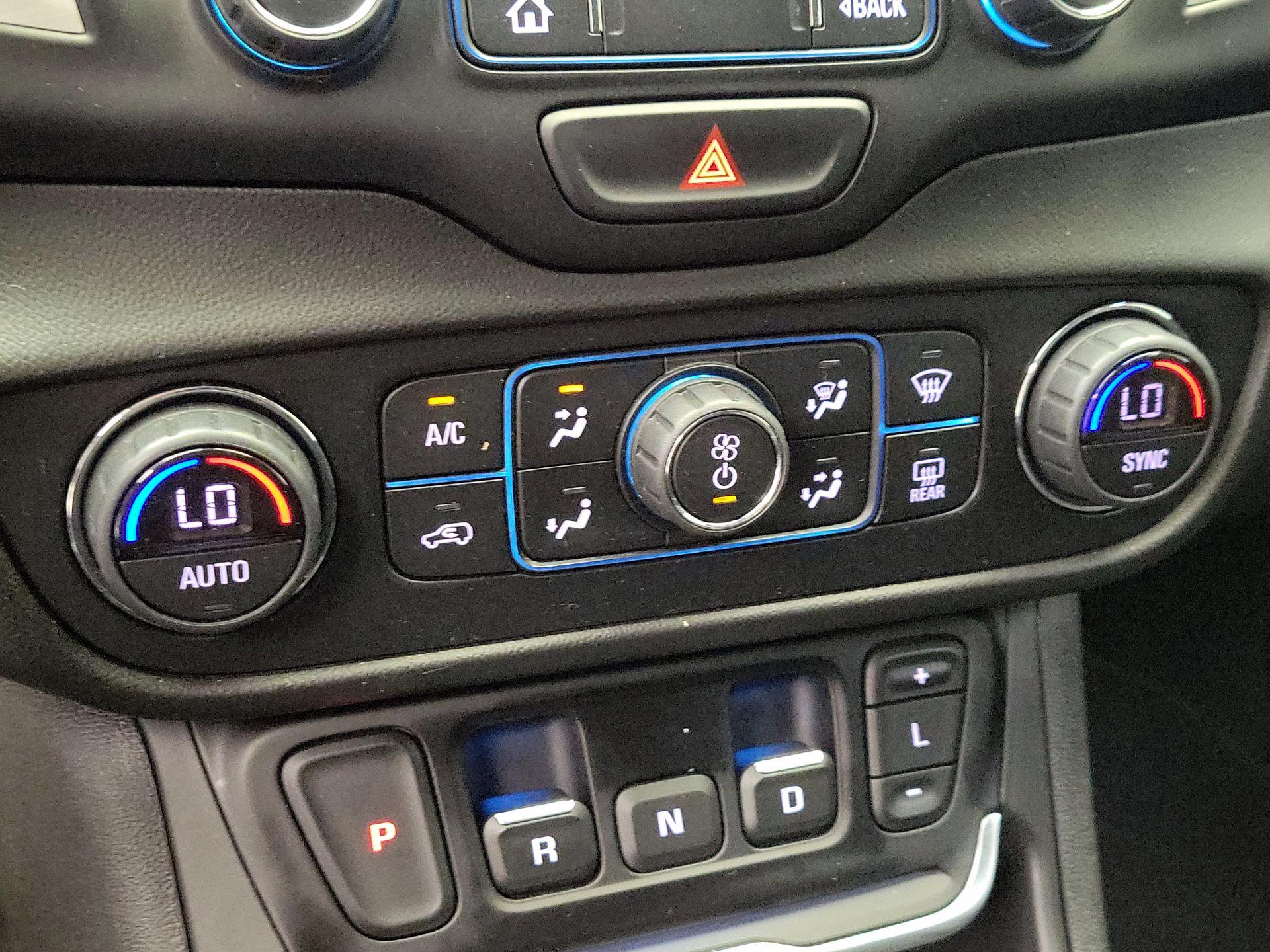 Thumbnail: 2020 GMC Terrain - 16