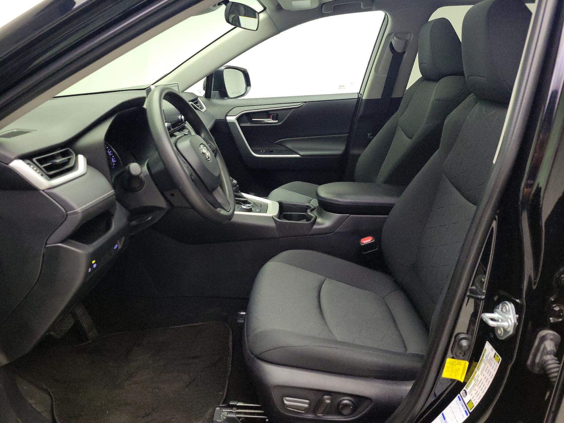 Thumbnail: 2021 Toyota RAV4 - 11