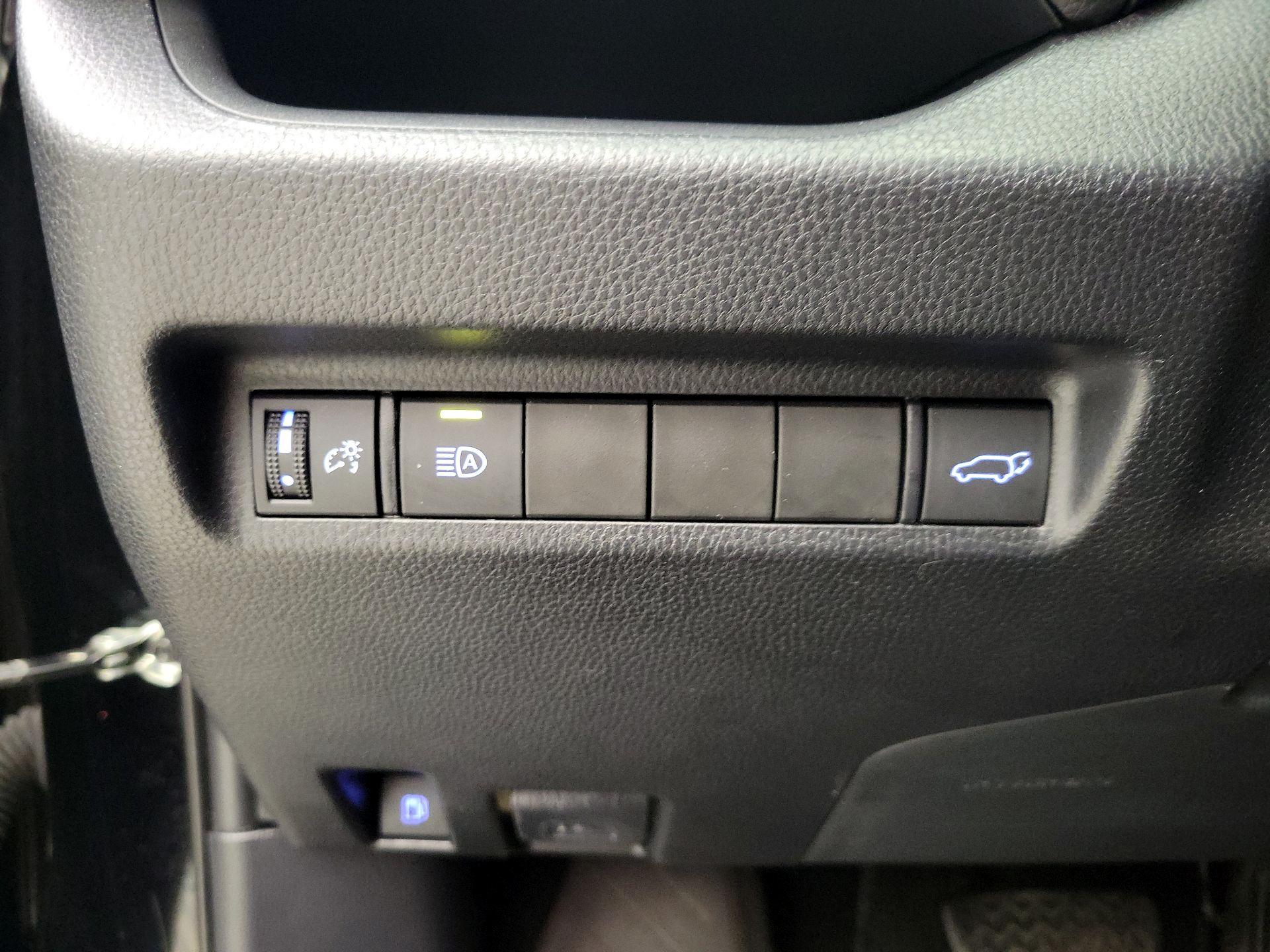 Thumbnail: 2021 Toyota RAV4 - 13