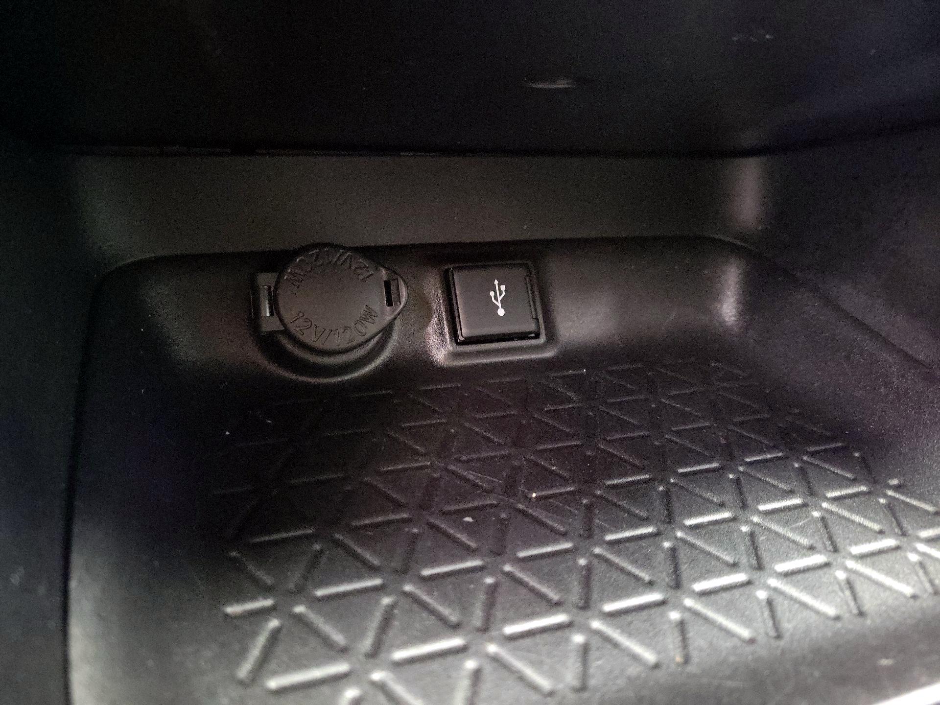 Thumbnail: 2021 Toyota RAV4 - 18