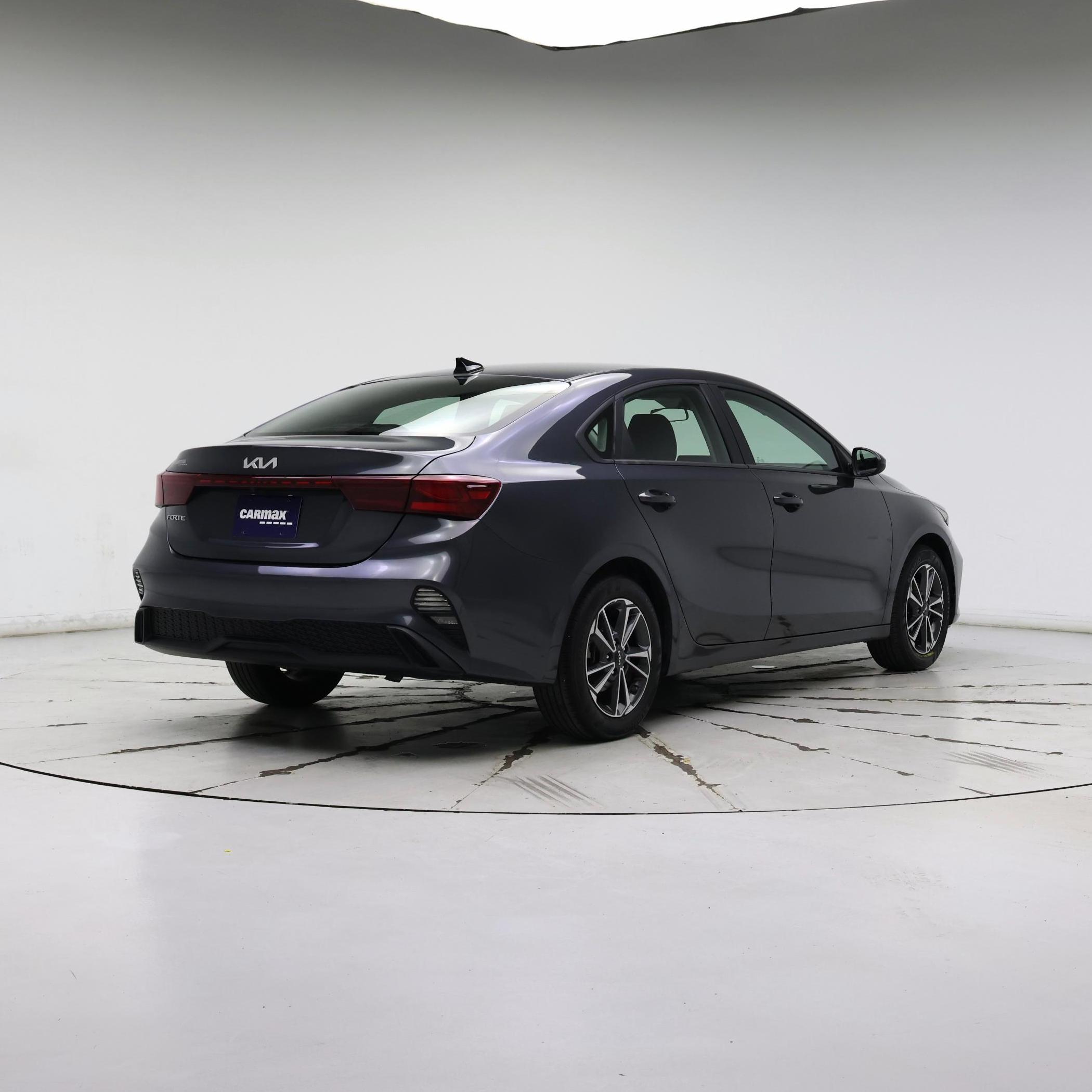Thumbnail: 2023 Kia Forte - 8