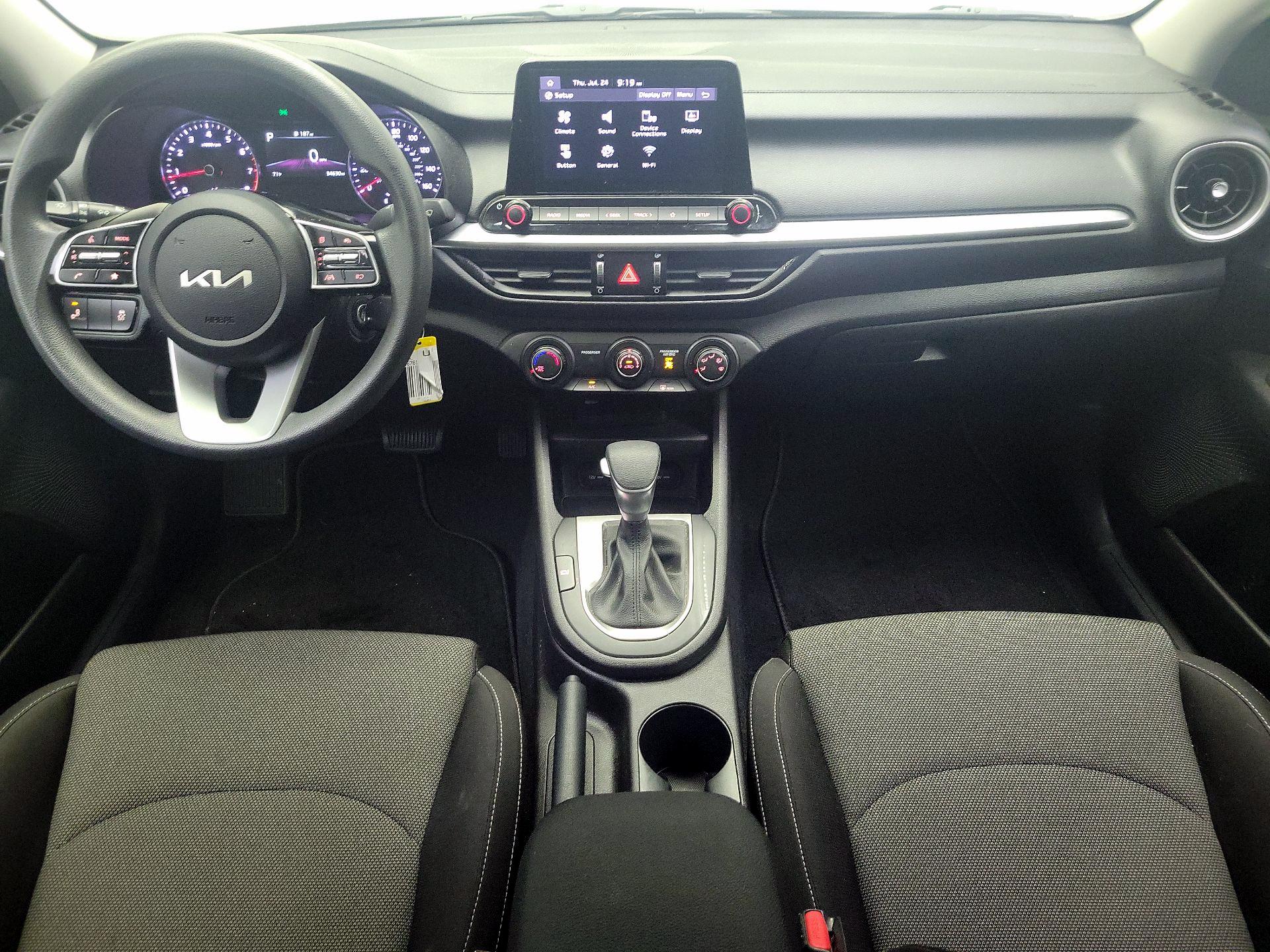 Thumbnail: 2022 Kia Forte - 9