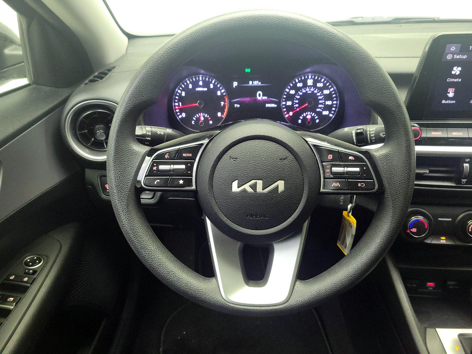 Thumbnail: 2022 Kia Forte - 10