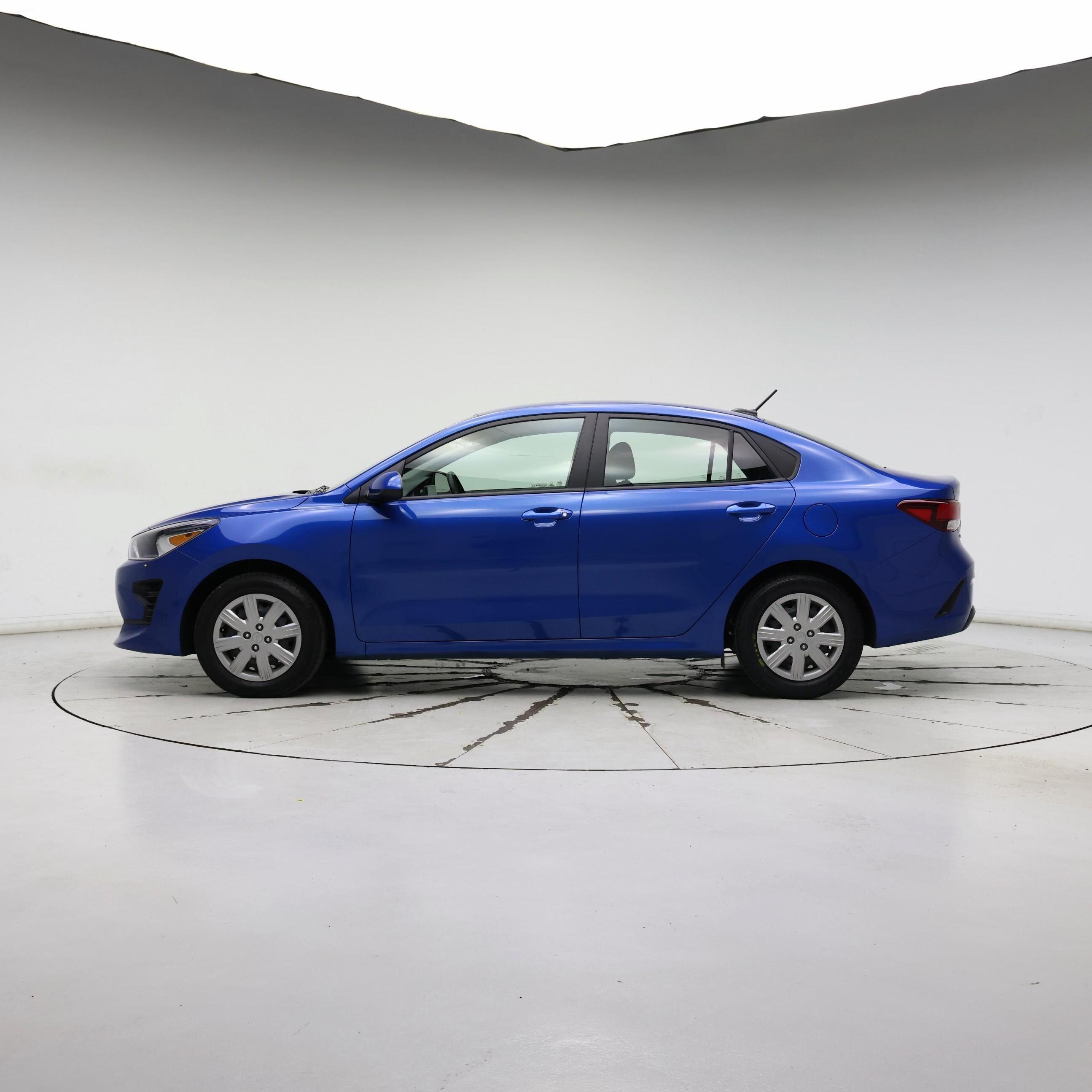 Thumbnail: 2023 Kia Rio - 3