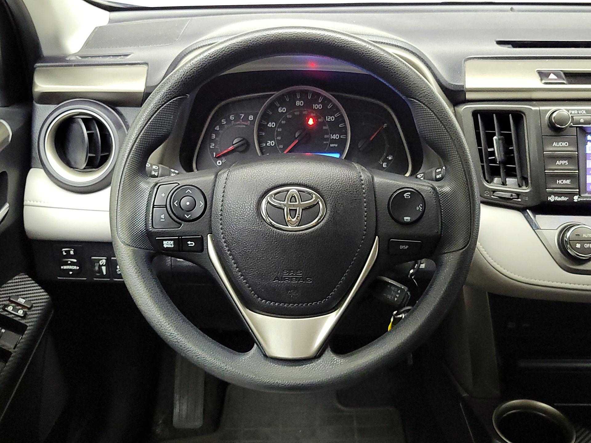 Thumbnail: 2015 Toyota RAV4 - 10