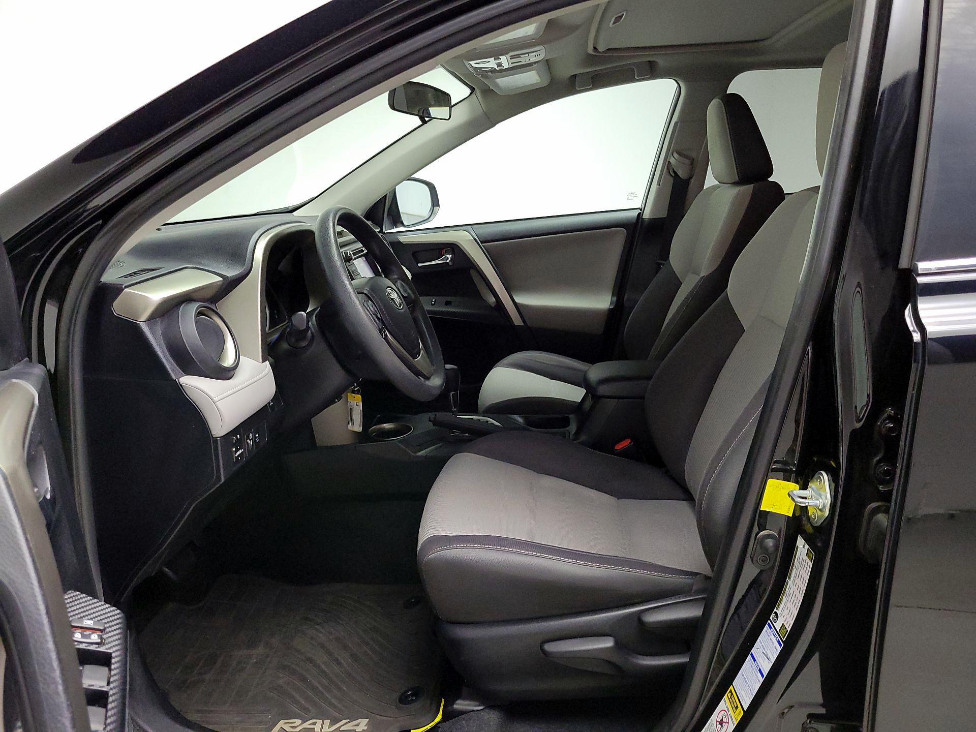 Thumbnail: 2015 Toyota RAV4 - 11