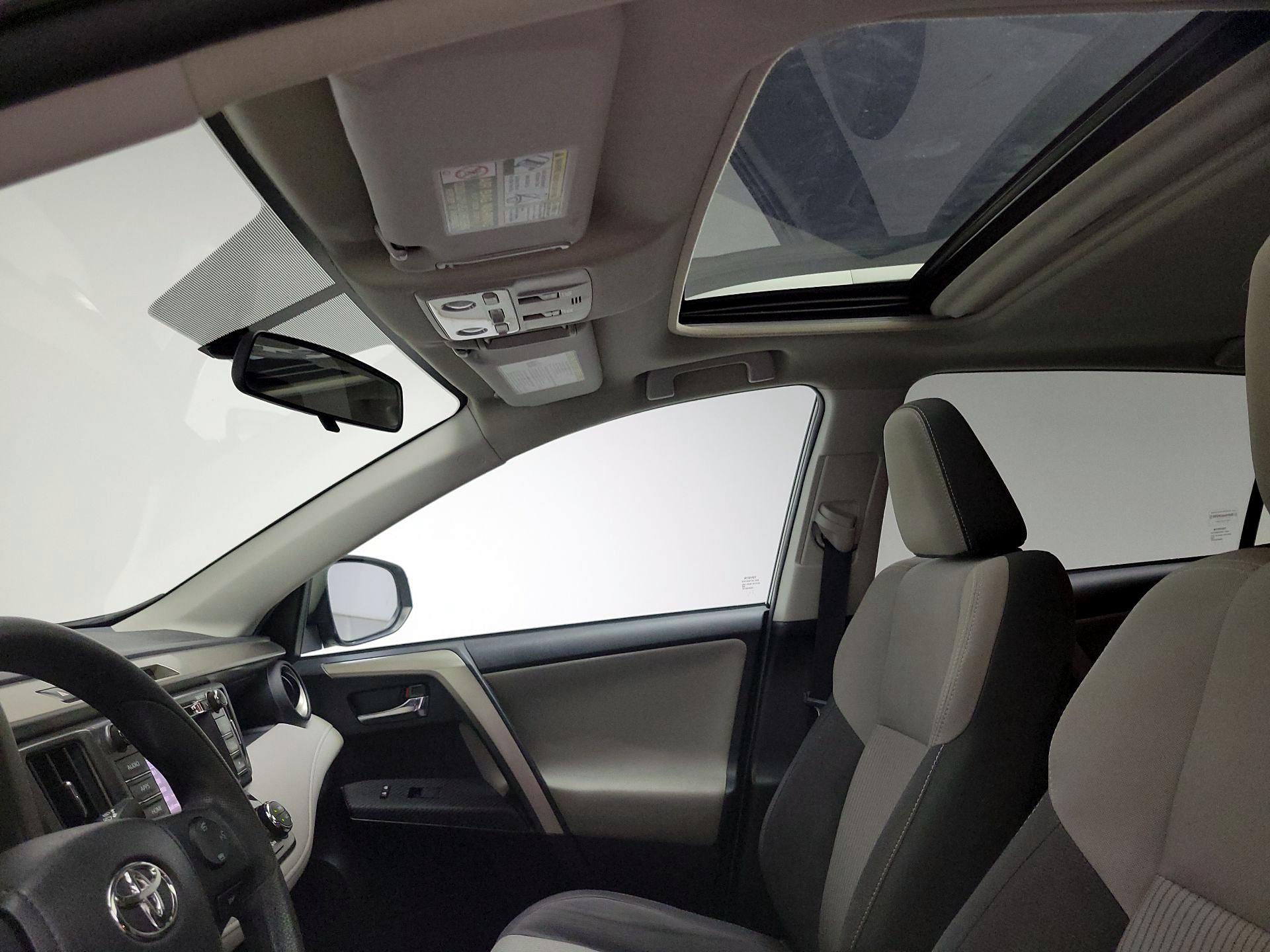 Thumbnail: 2015 Toyota RAV4 - 19