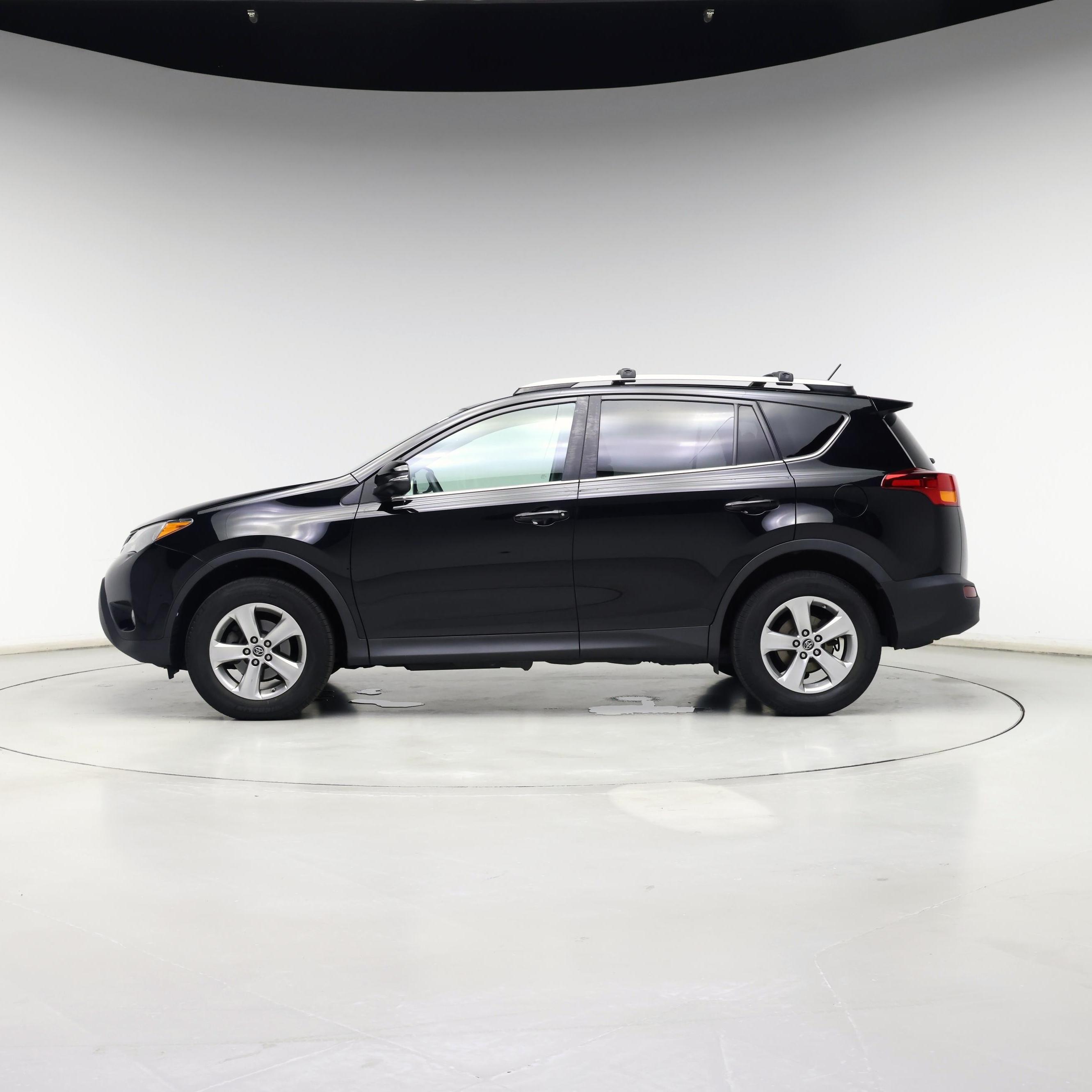 Thumbnail: 2015 Toyota RAV4 - 3