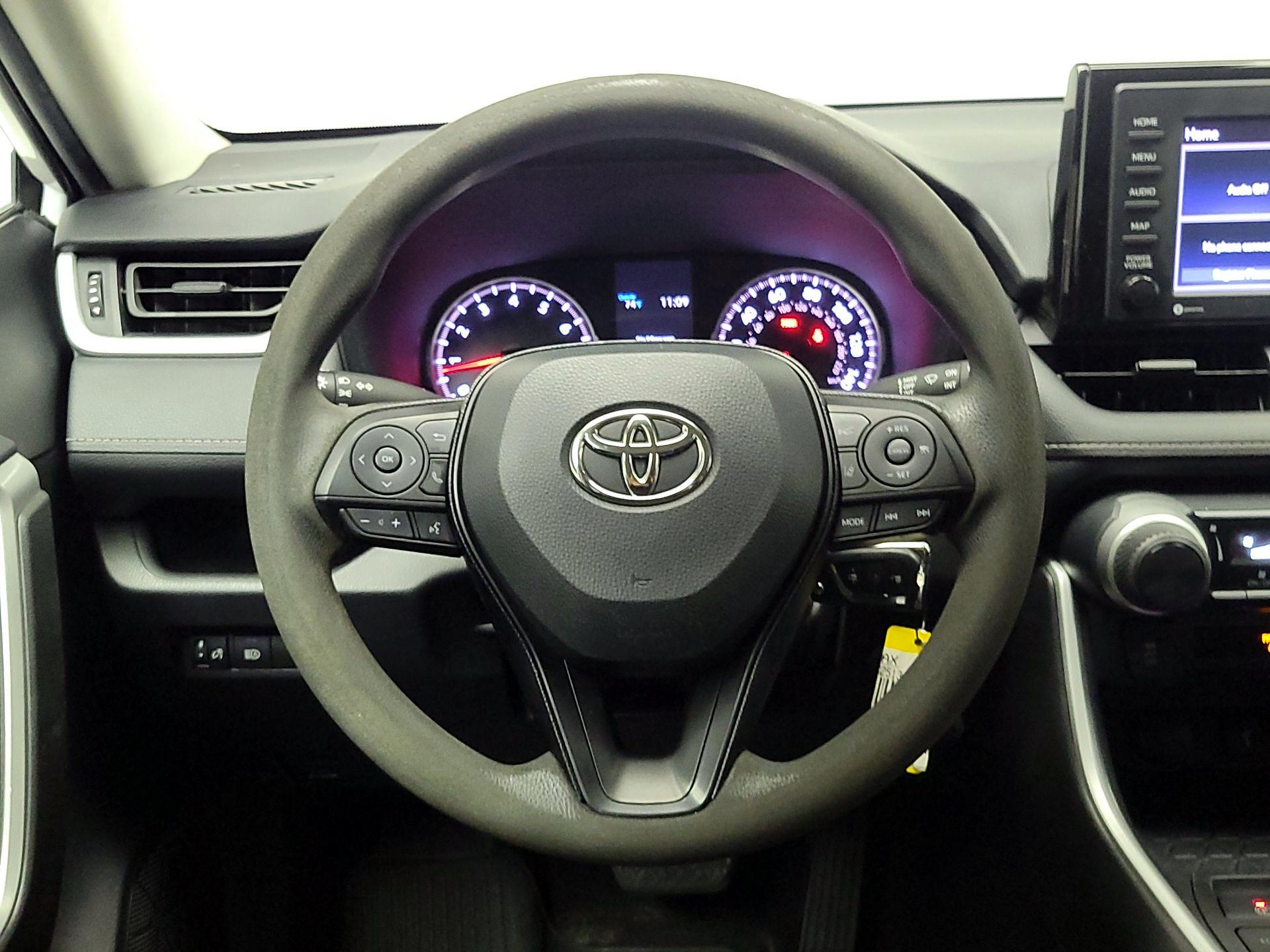 Thumbnail: 2021 Toyota RAV4 - 10